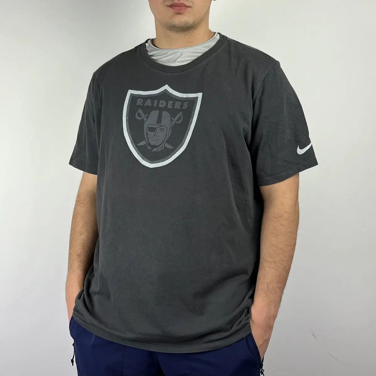 NFL Nike NFL raiders Tshirt size XLArge Size US XL / EU 56 / 4 - 1 Thumbnail