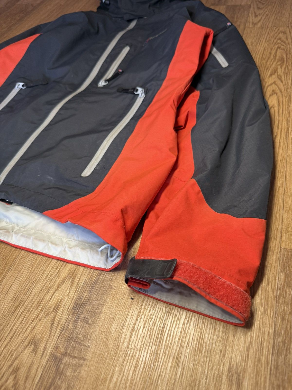 Berghaus Berghaus Gore-Tex Pro Jacket S Size Men Orange-black Outdoor Size US S / EU 44-46 / 1 - 7 Thumbnail