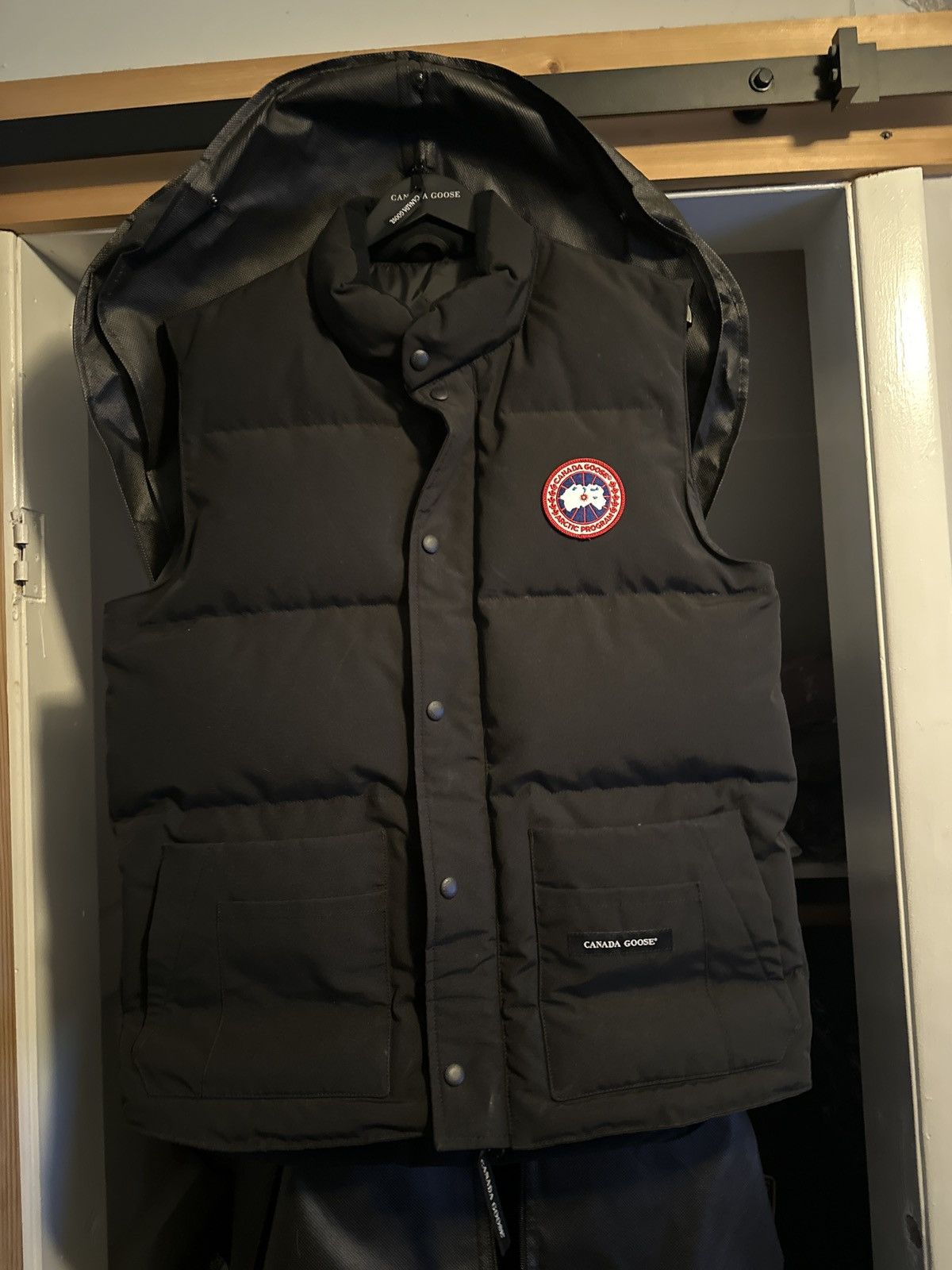 image of Canada Goose Freestyle Crew Vest in Black, Men's (Size Medium)
