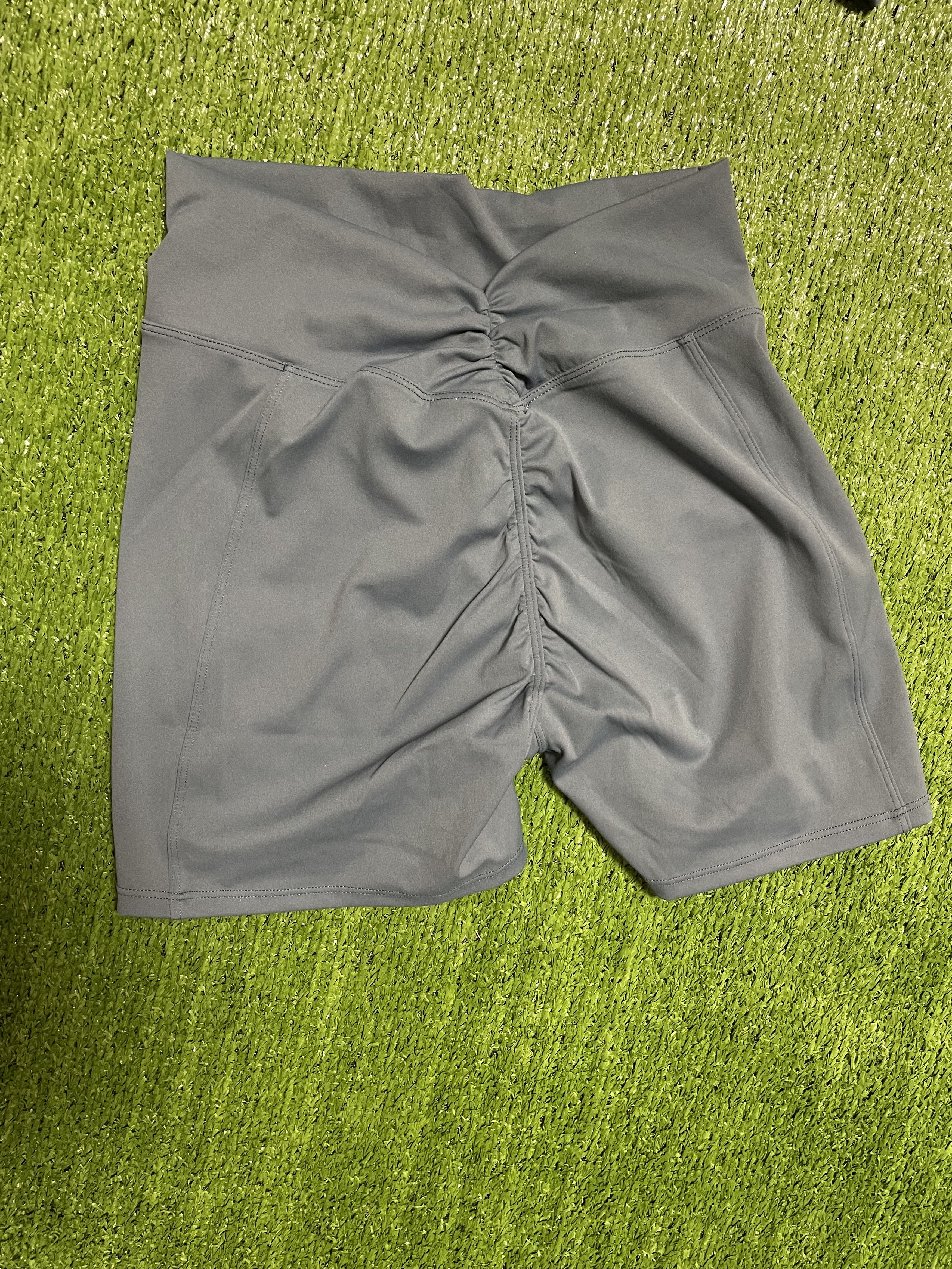 Alo Yoga NWT Alo Yoga Blue Sports Bra & Scrunch Butt Shorts Workout Size M / US 6-8 / IT 42-44 - 13 Thumbnail