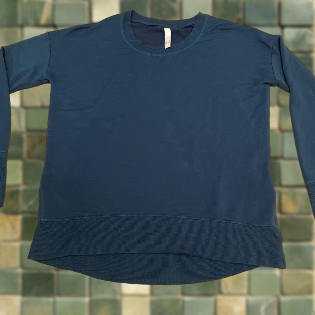 Athleta Athleta Sweatshirt Women S Blue Long Sleeve Thumbholes Oversize Pullover Regular Size S Size S / US 4 / IT 40 - 1 Thumbnail