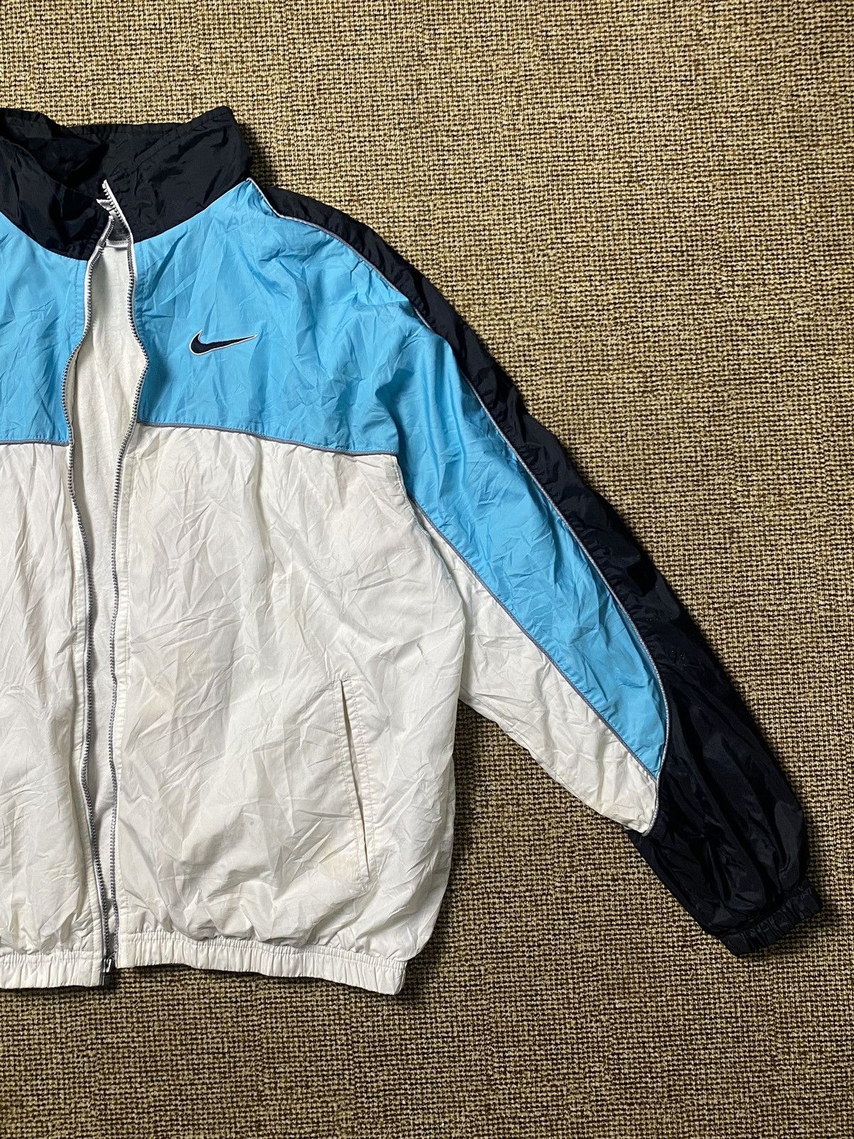 Nike × Vintage Vintage 2000s Nike Big Logo Nylon Zipper Jacket Size US M / EU 48-50 / 2 - 2 Thumbnail