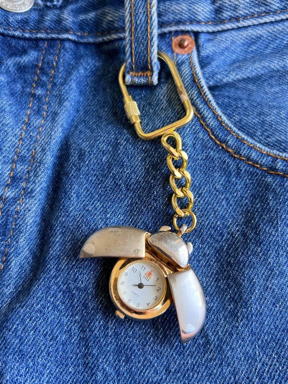 Japanese Brand × Vintage Vintage 🐞 Ladybug Japanese style futuristic Steel Watch Size ONE SIZE - 1 Thumbnail