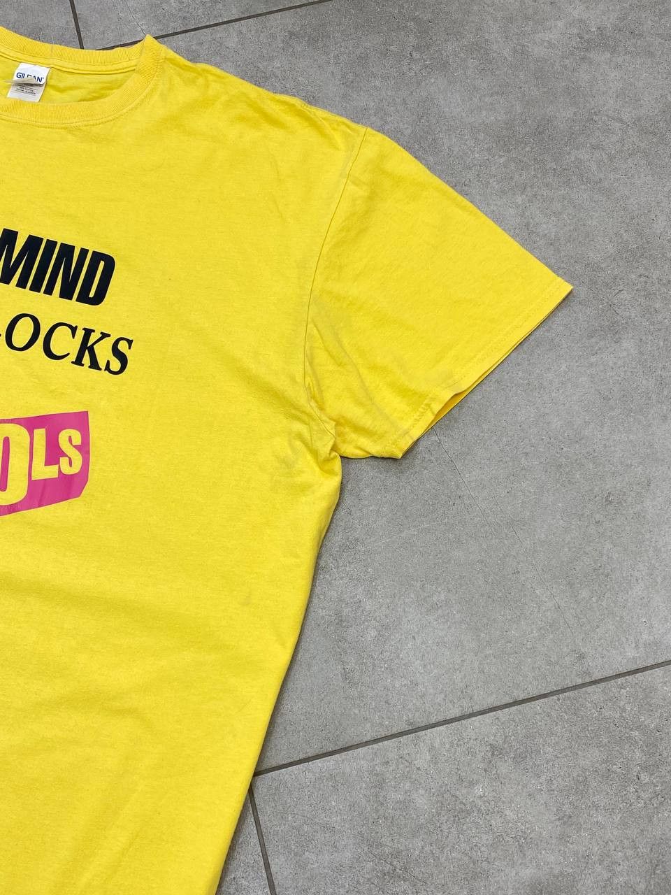 Band Tees Vintage Sex Pistols 2000s Never Mind The Bollocks T-Shirt Size US XXL / EU 58 / 5 - 6 Thumbnail