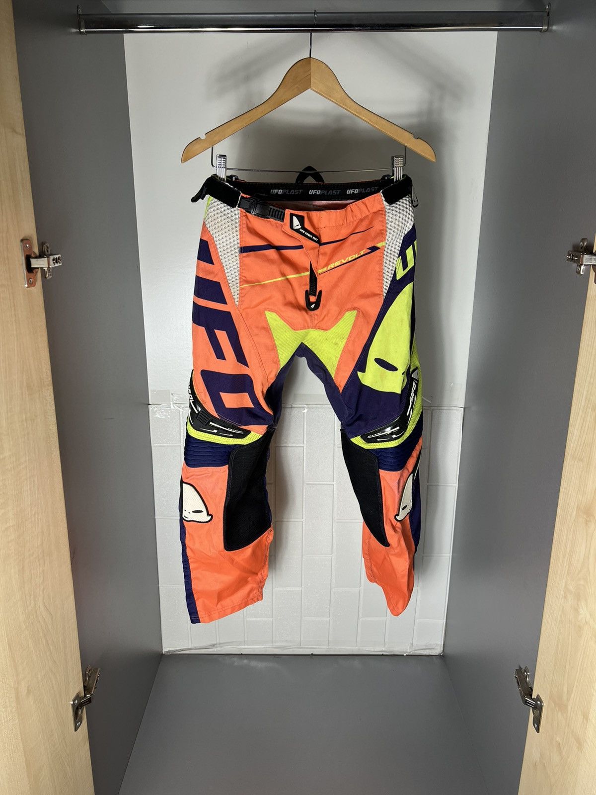 NASCAR UFO PLAST MOTORCYCLE PANTS RACING BIKE CYCLE RETRO Y2K 90s Size US 28 / EU 44 - 3 Thumbnail