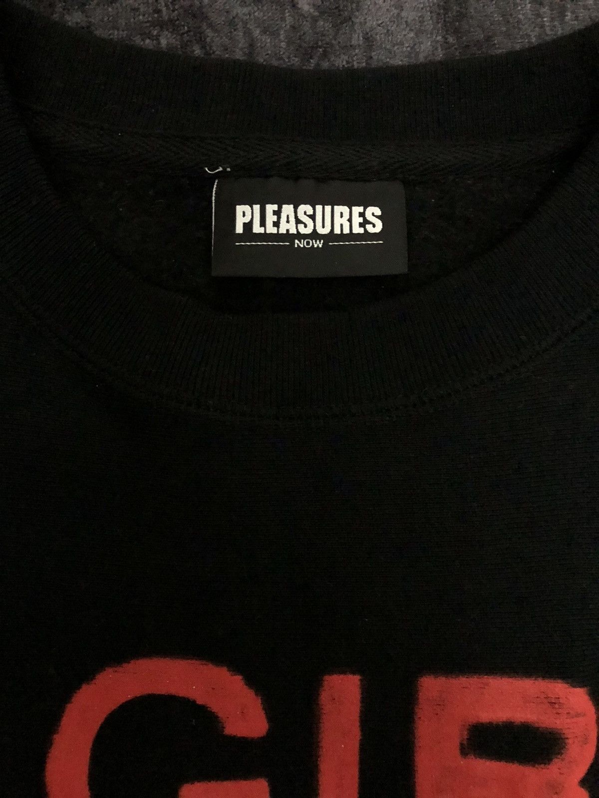 Pleasures Pleasures “A GIRL IS A GUN” Crewneck Size US M / EU 48-50 / 2 - 3 Thumbnail