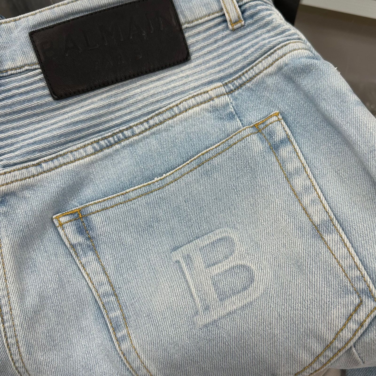 Balmain Balmain Ribbed Slim Multi-Cuts Jeans Bleu Jean Clair size 34 Size US 34 / EU 50 - 8 Thumbnail