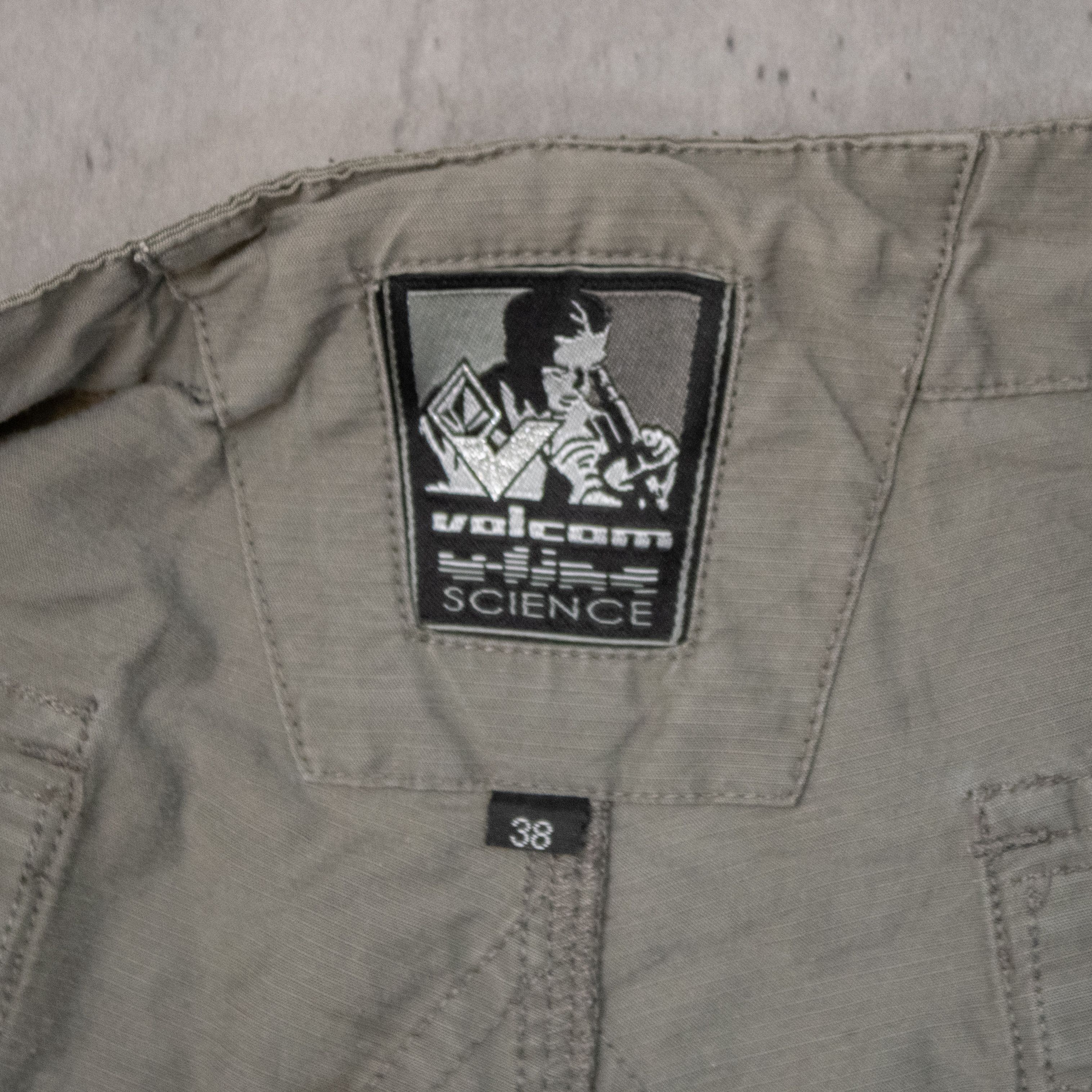 Volcom Y2K Volcom Baggy Cargo Olive Grey Baggy Relax Shorts Size US 36 / EU 52 - 6 Thumbnail