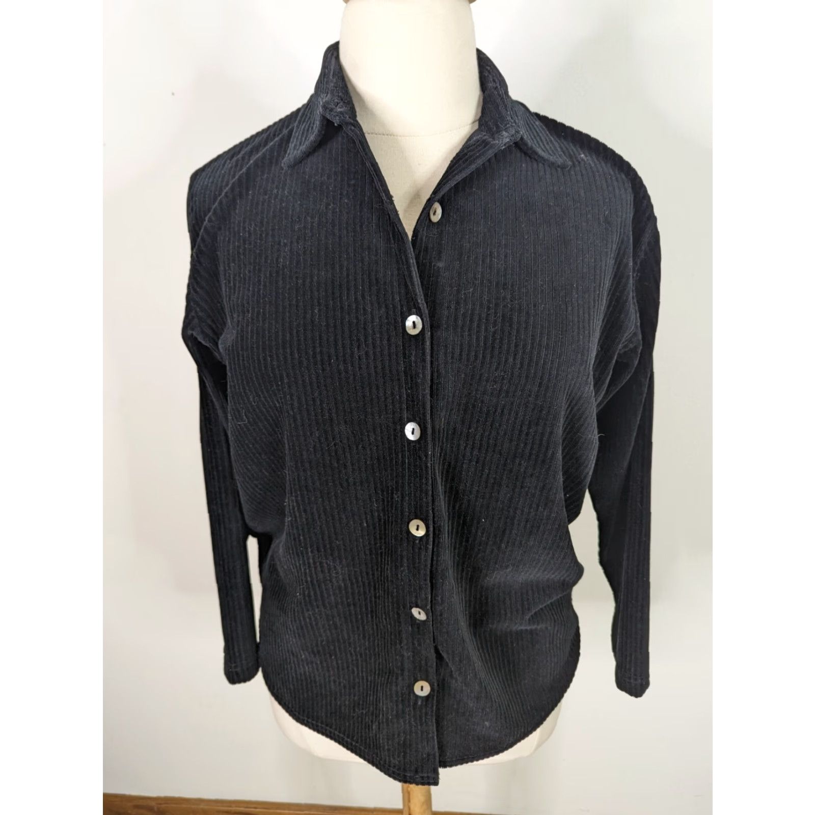 Vintage VINTAGE Womens Shirt Black Corduroy Button-Up Long Sleeve L Large Relaxed Fit Tunic - Mens? Size L / US 10 / IT 46 - 2 Thumbnail