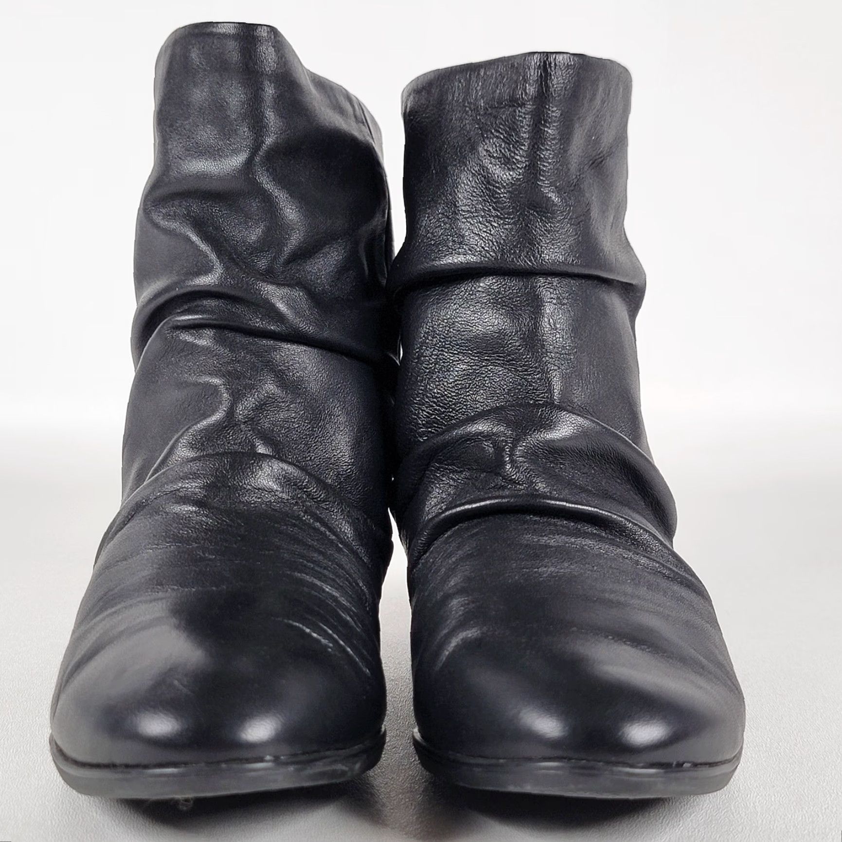 Vintage Munro Slouch Booties Black Leather Size 7.5 Women Pull On Almond Toe Low Block Heel Size US 8 / IT 38 - 3 Thumbnail