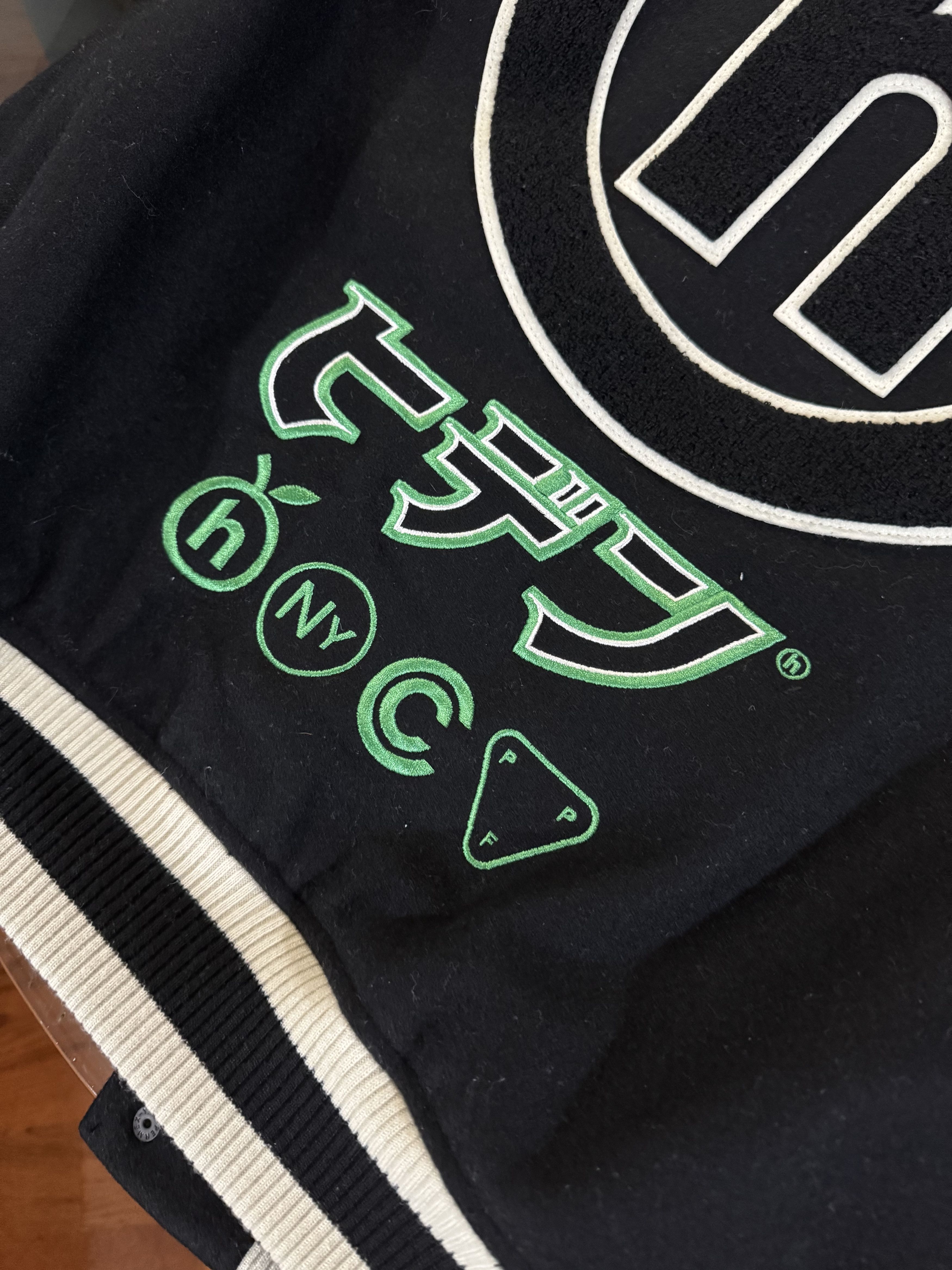 HIDDEN HIDDEN NY x tokyo varsity jacket Size US S / EU 44-46 / 1 - 2 Thumbnail