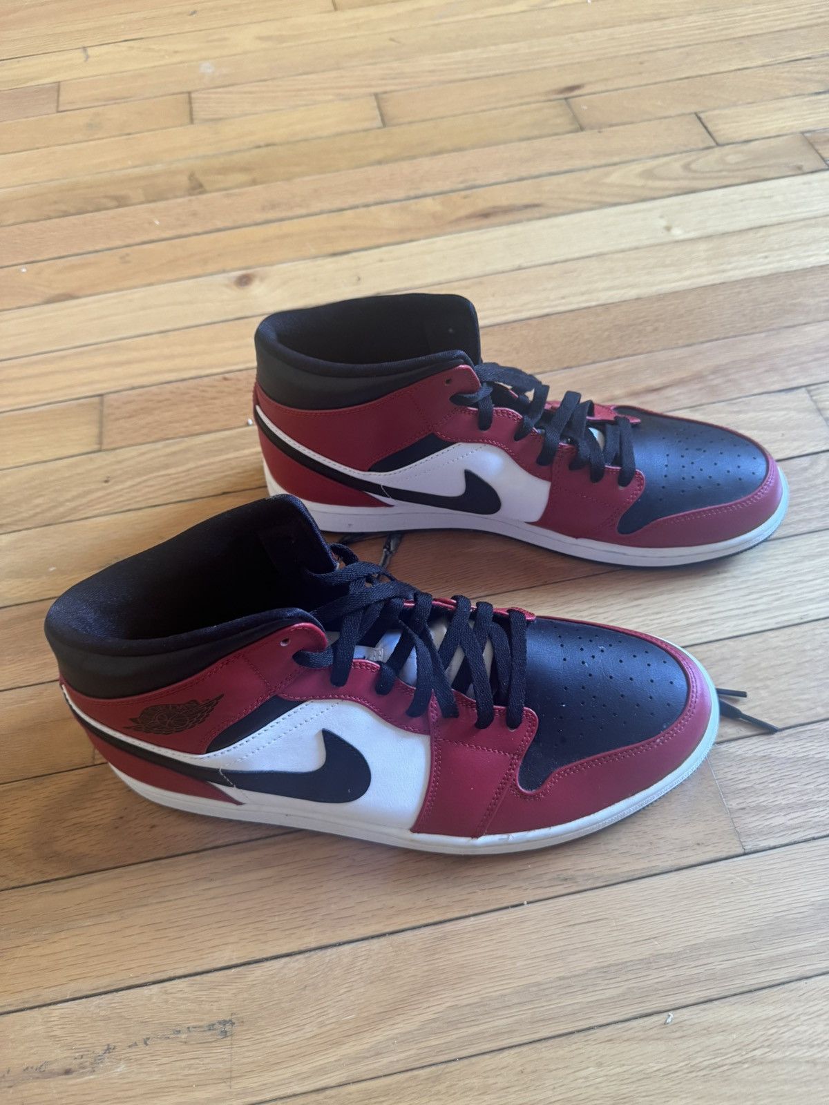 Jordan Brand Air Jordan 1 Mid ‘Chicago Black Toe’ - Size US 13 M Size US 13 / EU 46 - 6 Thumbnail