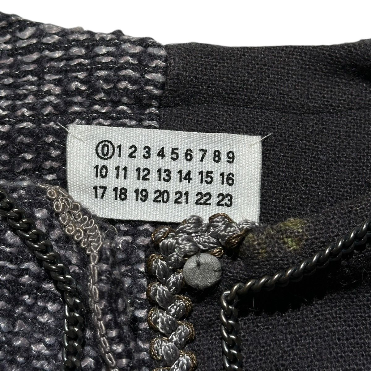 Maison Margiela 2004 artisanal tweed deconstructed chanel jacket Size US M / EU 48-50 / 2 - 5 Thumbnail