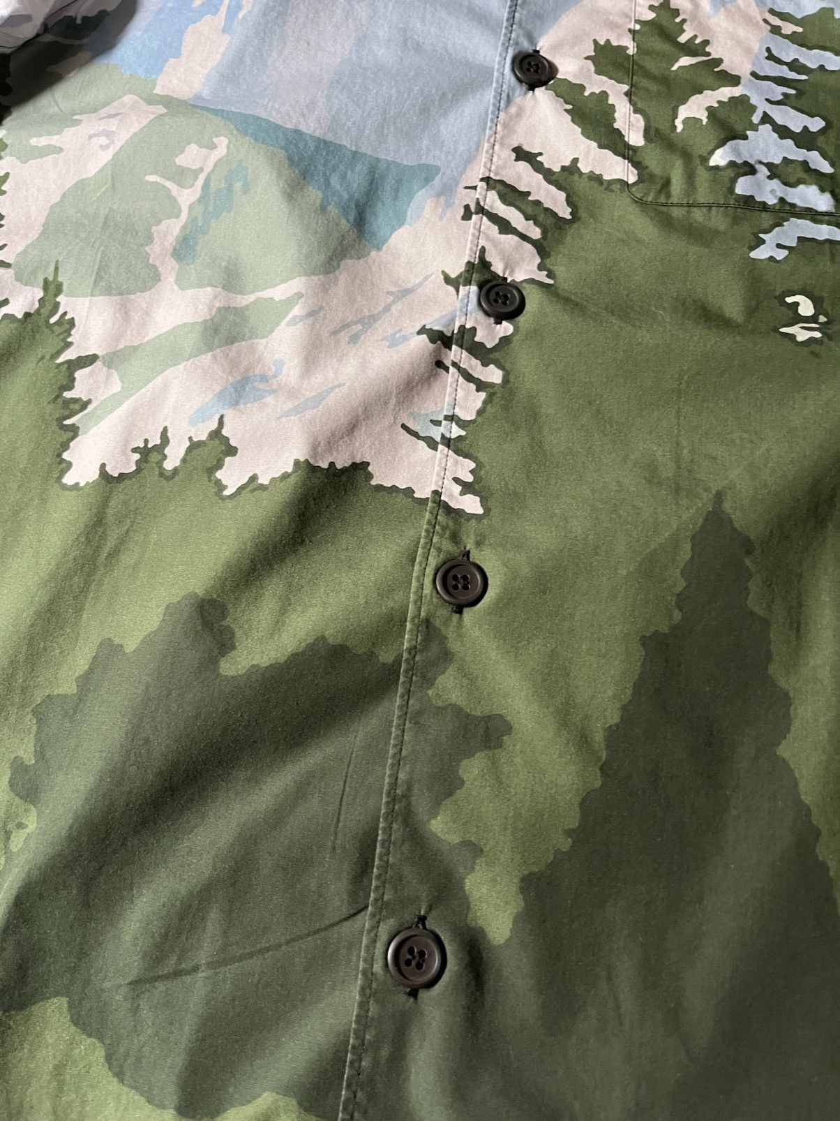 Prada Prada S/S 17 Landscape Mountain button up shirt Size US M / EU 48-50 / 2 - 3 Thumbnail
