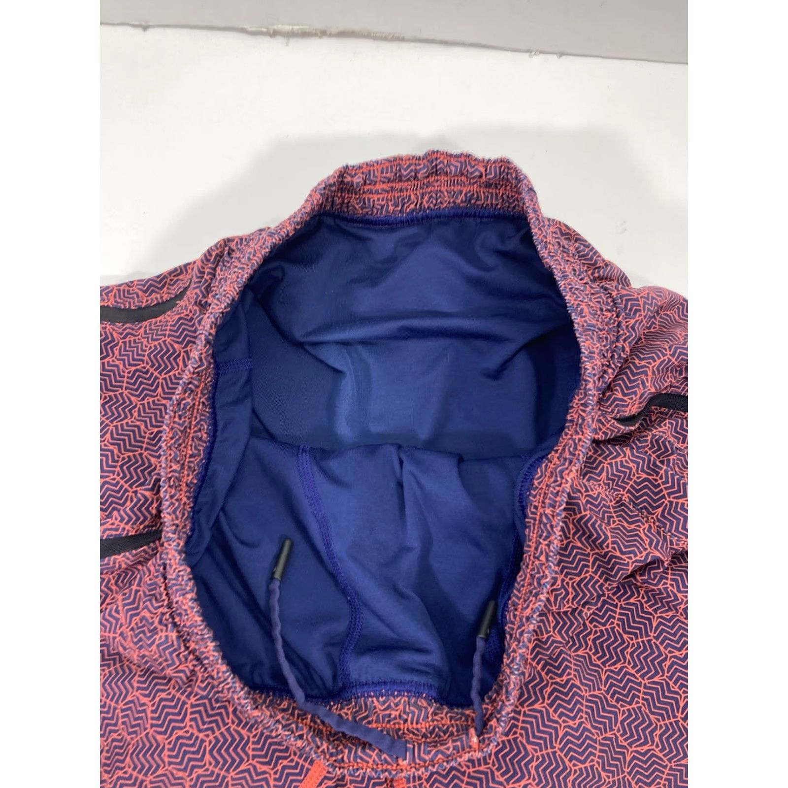 Lululemon VINTAGE Lululemon Pace Breaker Shorts Men 36X10 Maroon Geometric Lined Drawstring Size US 33 - 4 Thumbnail