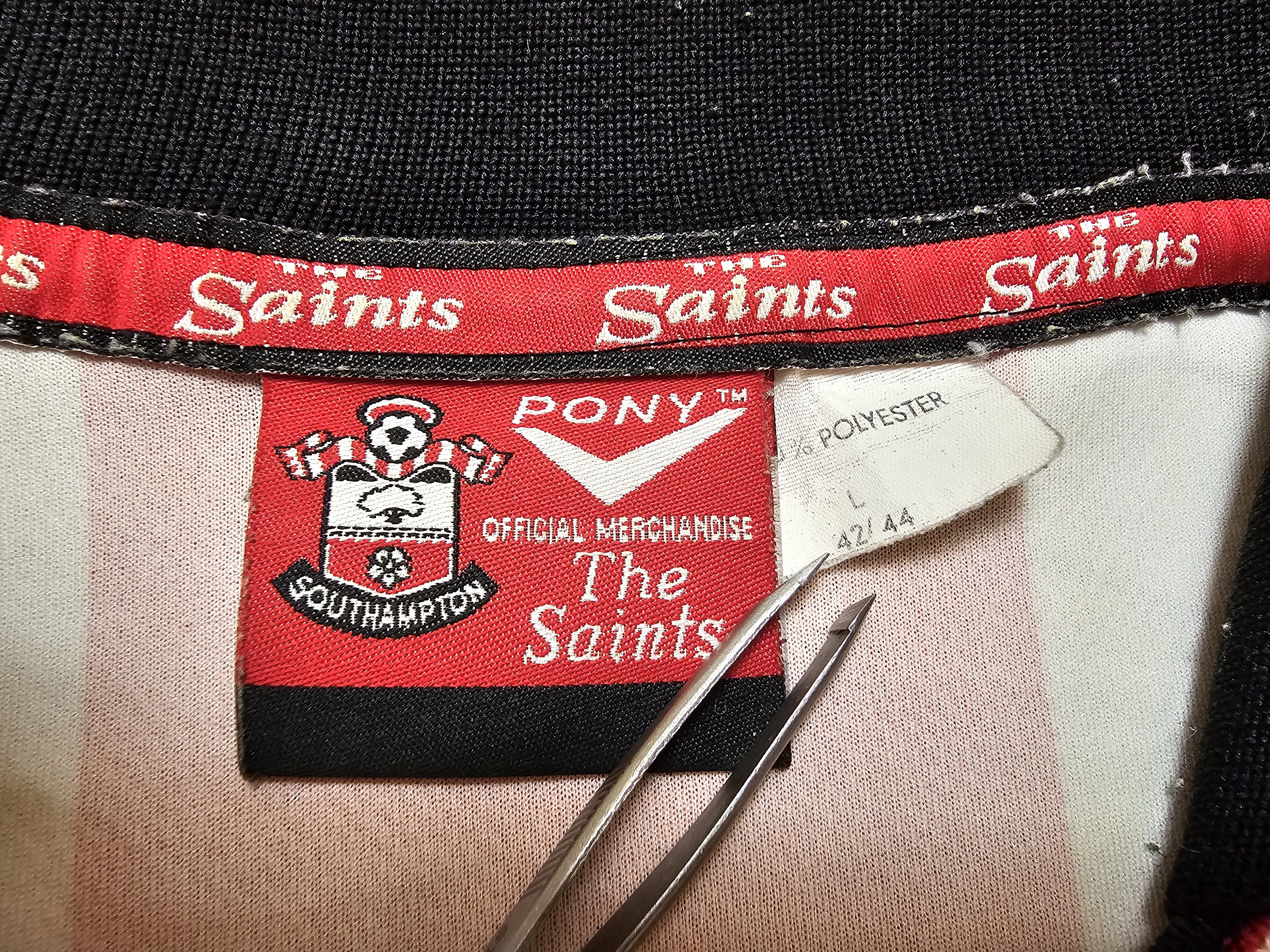 Vintage SOUTHAMPTON 1997 1999 HOME FOOTBALL SHIRT SOCCER JERSEY Size US L / EU 52-54 / 3 - 6 Thumbnail