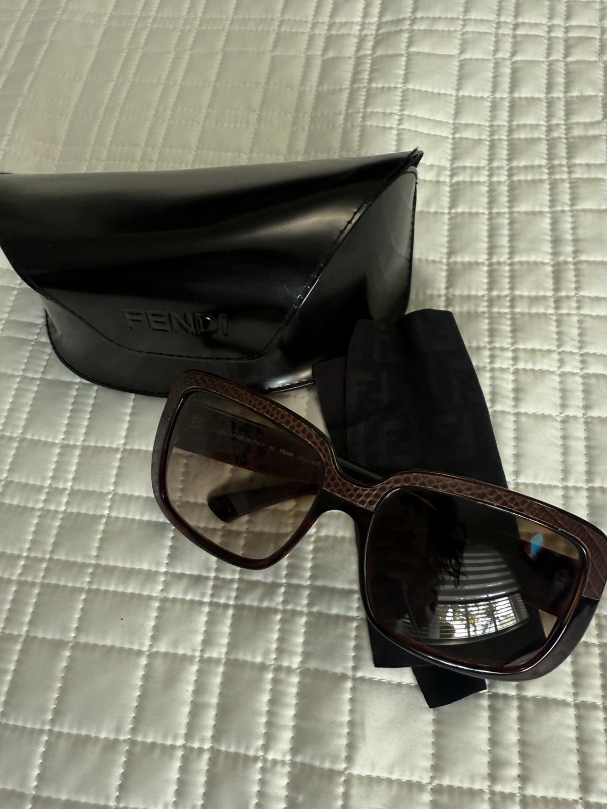 Fendi Vintage Authentic Fendi FS5009L Sunglasses Size ONE SIZE - 1 Thumbnail
