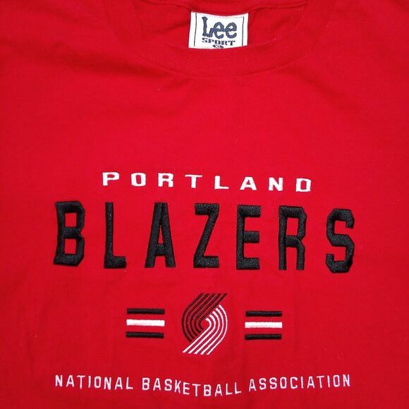 Lee × NBA × Vintage Vintage Lee Sport Portland Trailblazers Embroidered T-Shirt Size US XL / EU 56 / 4 - 1 Thumbnail