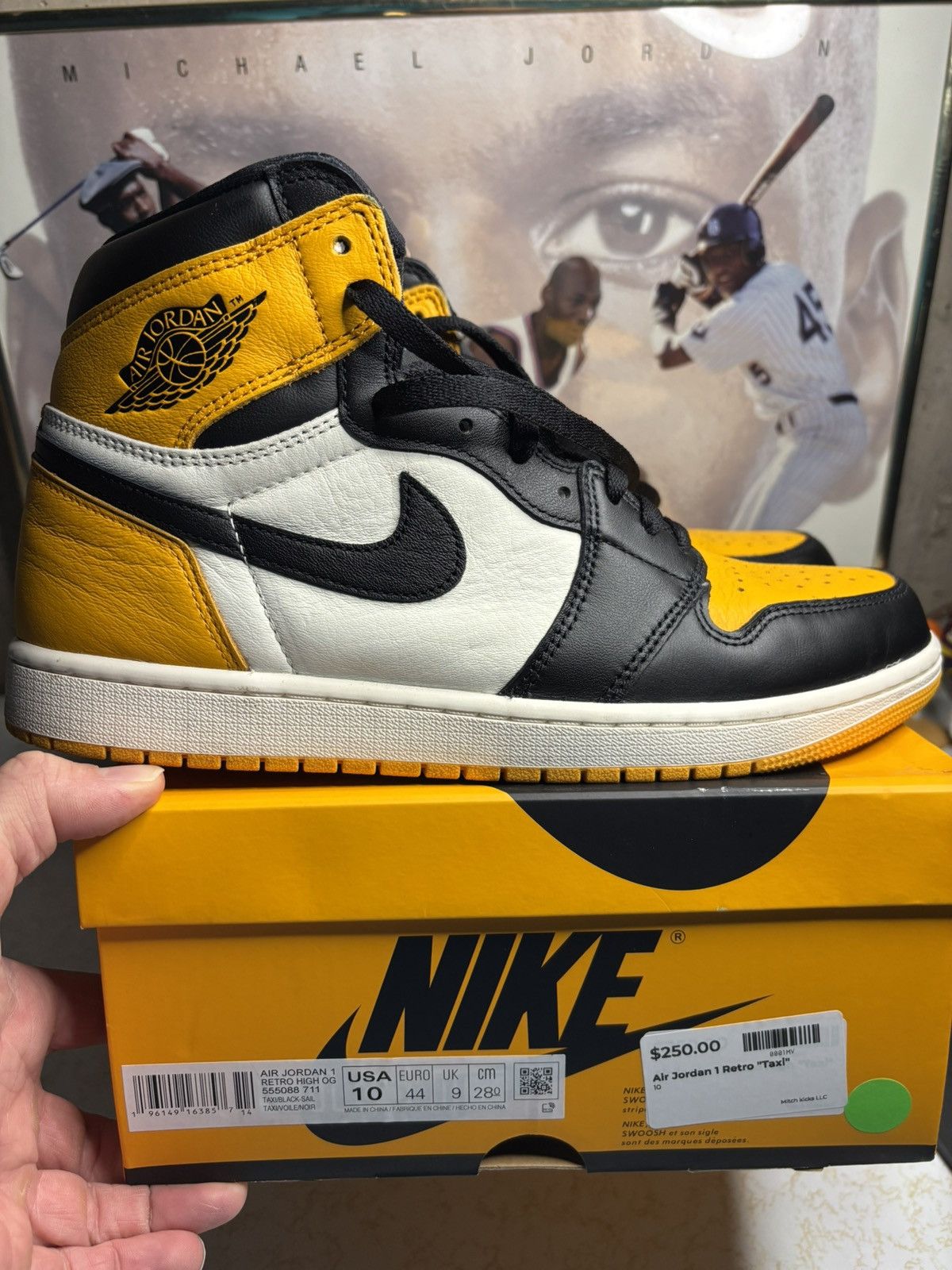 Jordan Brand Air Jordan 1 Retro High OG taxi Size US 10 / EU 43 - 1 Thumbnail