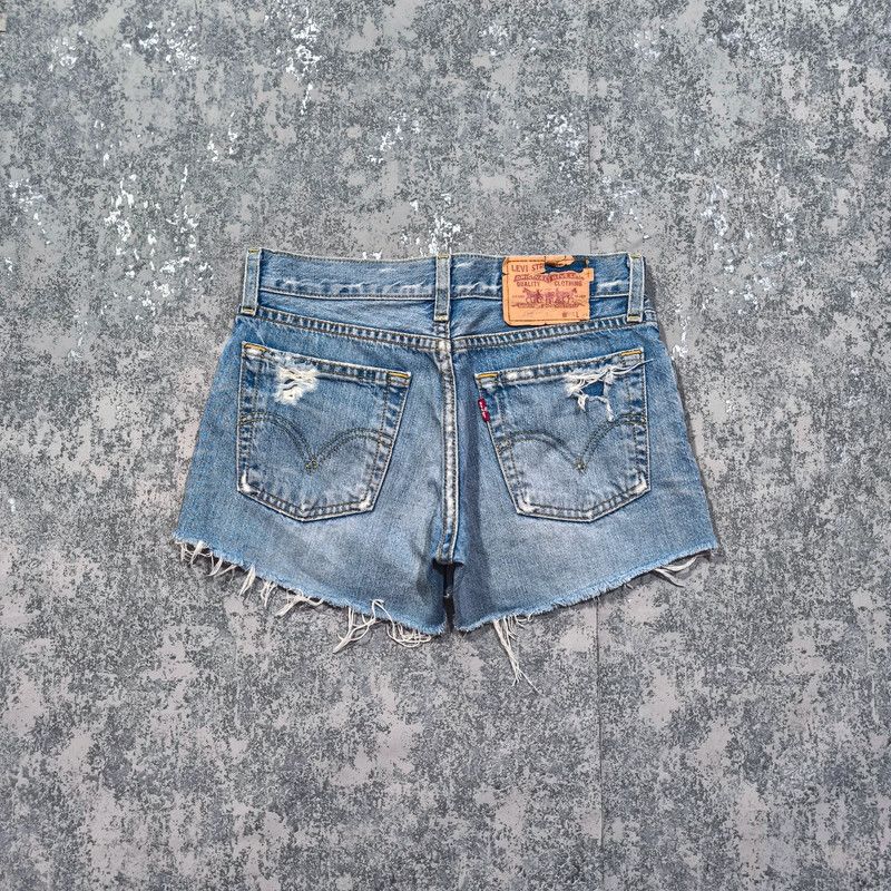 Levi's vintage trashed paint stained levis cut-off shorts Size 27" / US 4 / IT 40 - 1 Thumbnail
