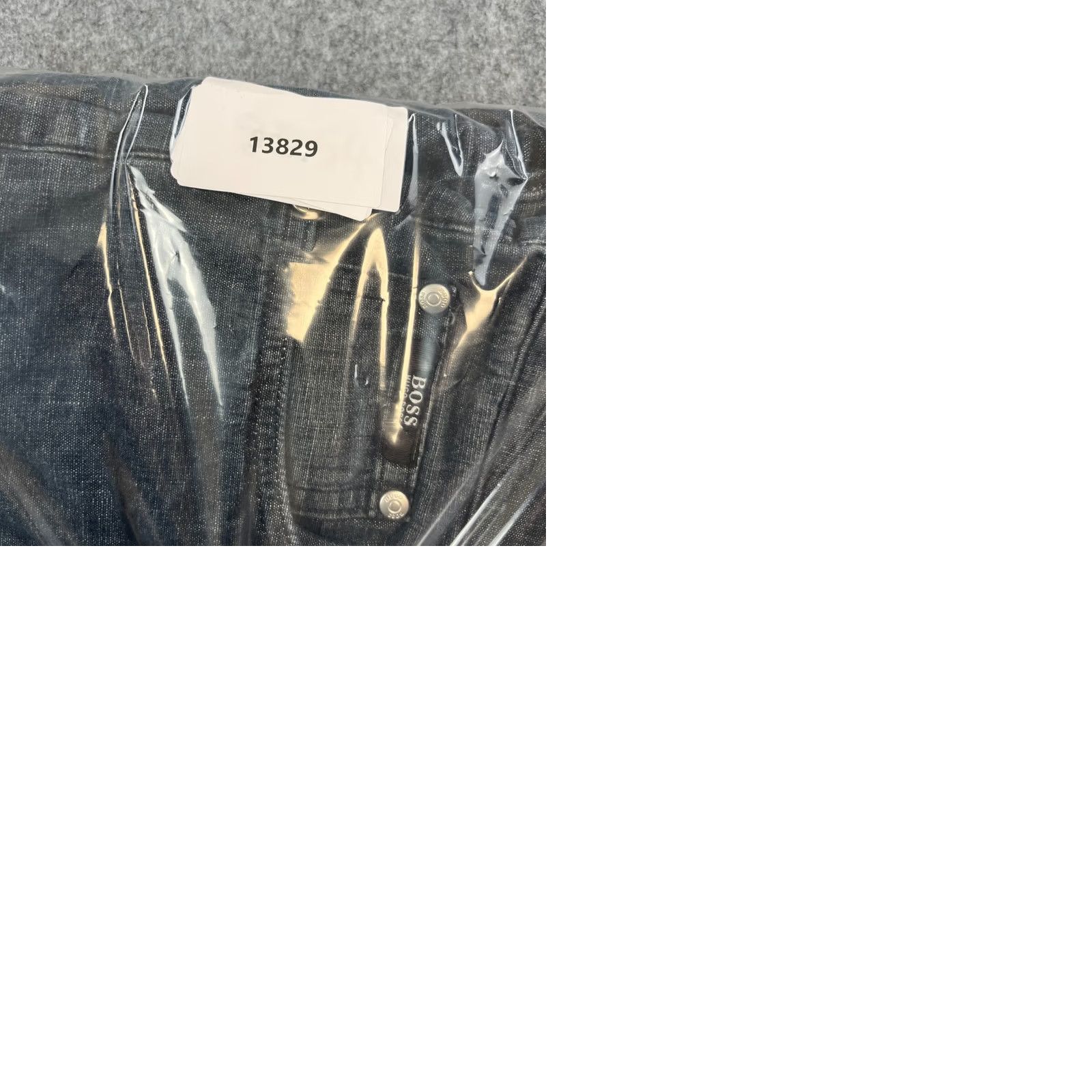 Hugo Boss HUGO BOSS Jeans Regular Straight 32 32 Vintage Dark Wash Cotton Mens Jeans 5-Pocket Design Leather Logo Button Size US 32 / EU 48 - 9 Thumbnail