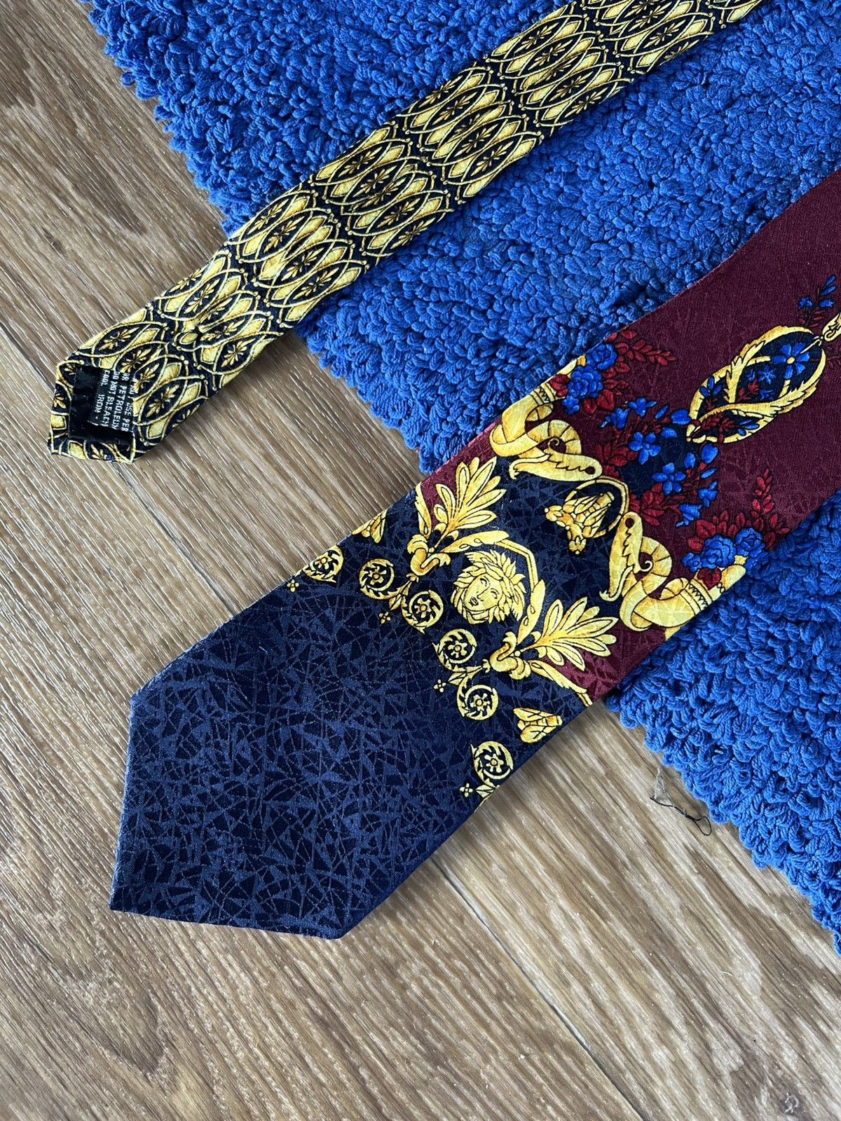 Versace GIANNI VERSACE TIE FULL LOGO 100% SILK VINTAGE Size ONE SIZE - 1 Thumbnail