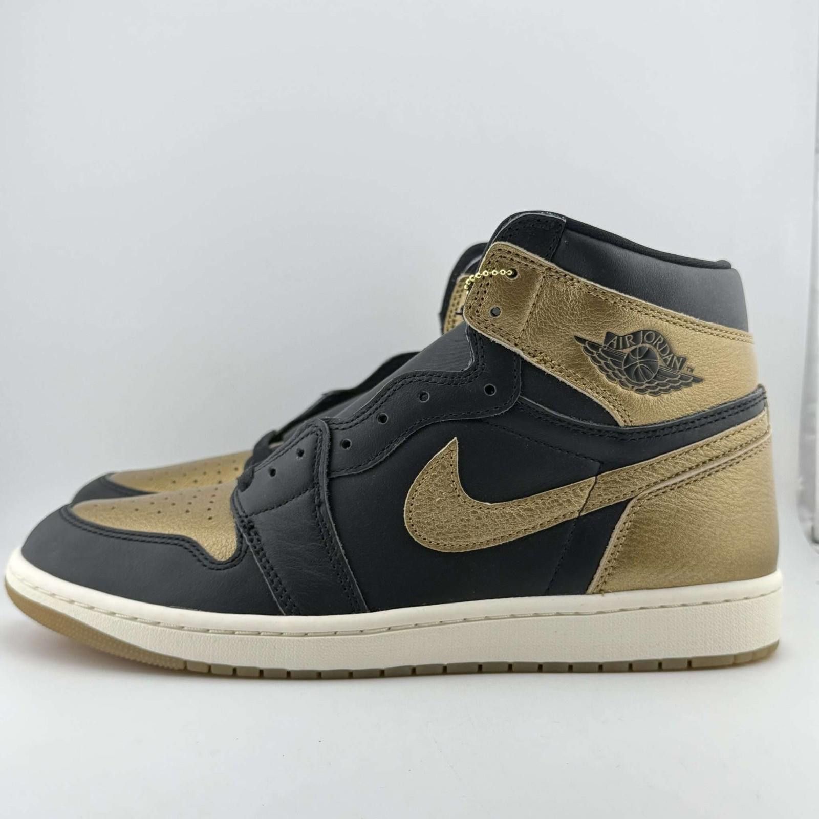 Nike Jordan 1 Black Metallic Gold 10.5 New Size US 10.5 / EU 43-44 - 2 Thumbnail