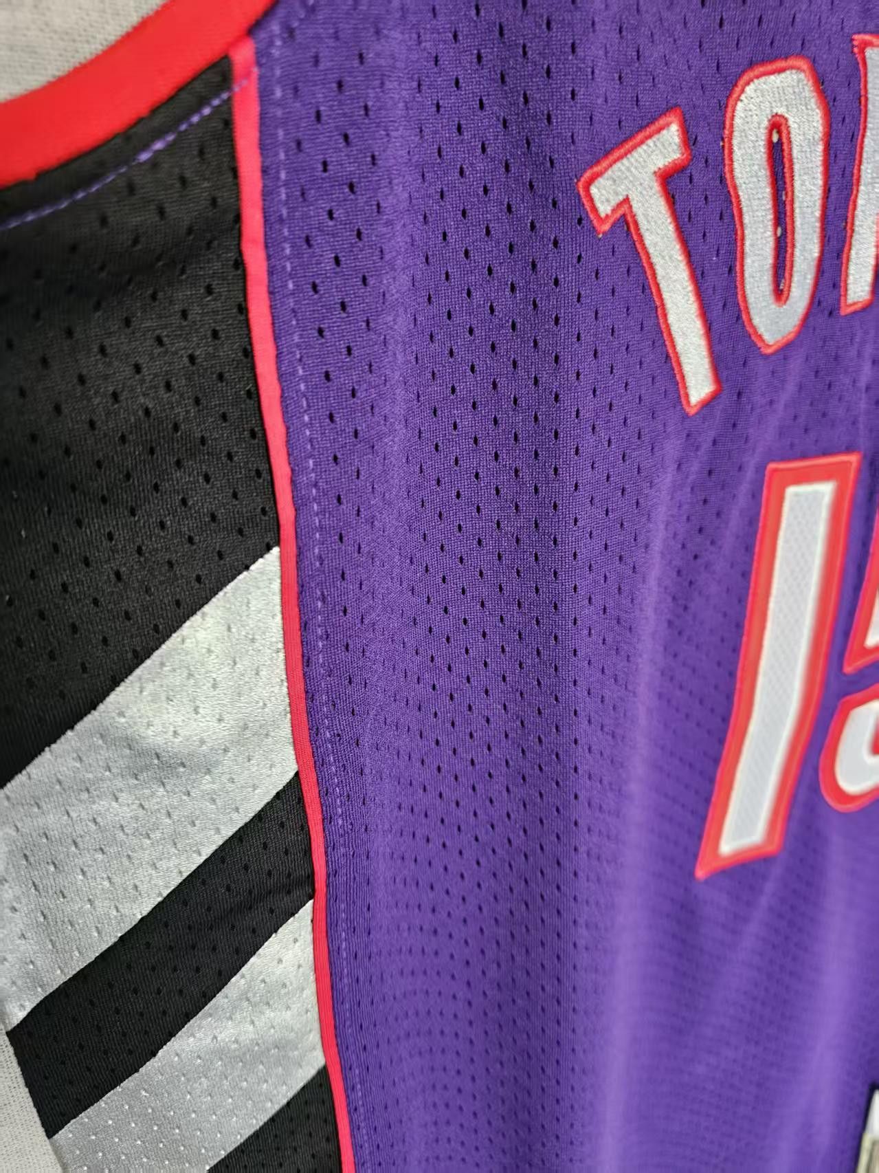 NBA Toronto Raptors #15 Vince Carter Jersey Double Stitched L Size US L / EU 52-54 / 3 - 3 Thumbnail