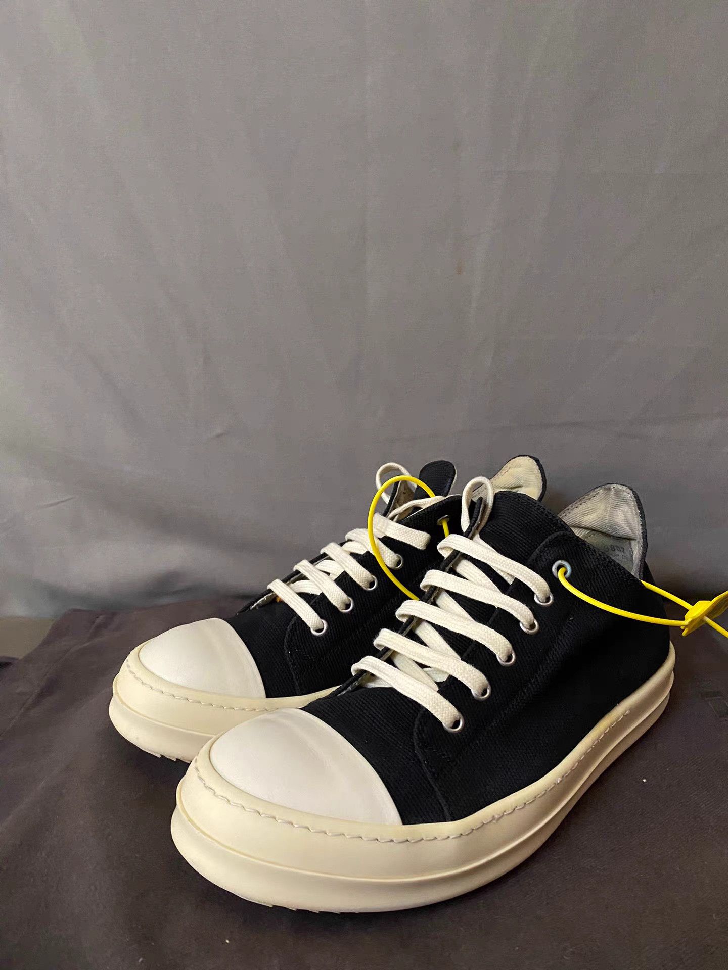 Rick Owens Rick Owens DRKSHDW Low Top Jumbo Low Size US 9 / EU 42 - 1 Thumbnail