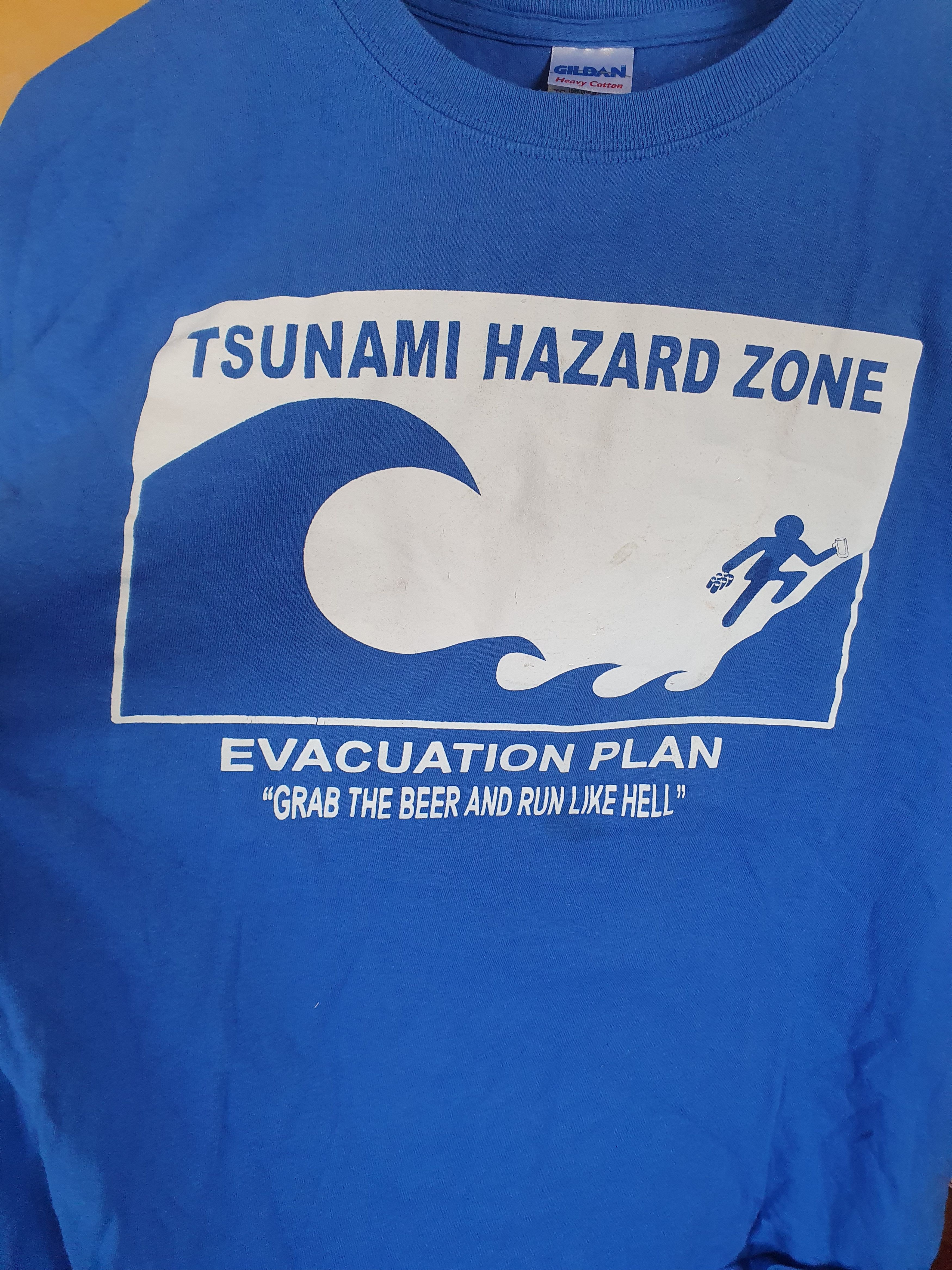 Gildan Tsunami Hazard Zone - Grab A Beer And Run t-shirt sz XL Size US XL / EU 56 / 4 - 5 Thumbnail