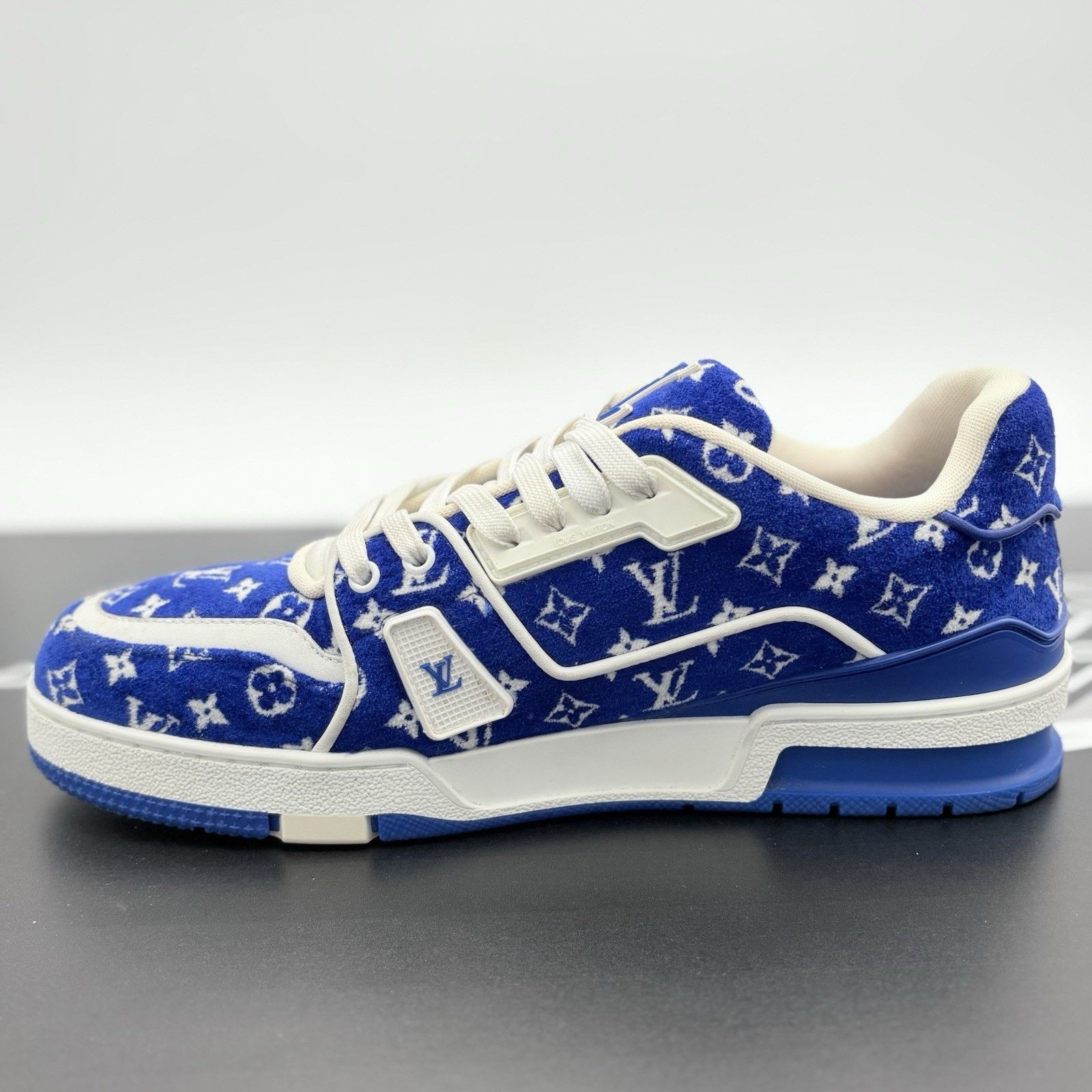 Louis Vuitton Louis Vuitton Trainer ' Blue Monogram ' | SUPER CLEAN! Size US 9.5 / EU 42-43 - 4 Thumbnail