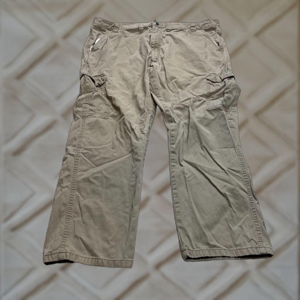 Wrangler Wrangler Cargo Pants Mens 44x30 Beige Solid Cotton High Rise Straight Pockets Mens Beige Cargo Pants 44x30 Wrangler Size US 44 / EU 60 - 1 Thumbnail