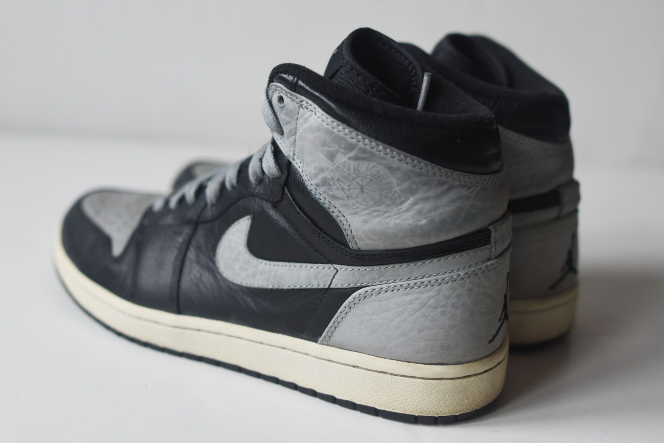 Jordan Brand Air Jordan 1 Retro High "Shadow" 2009 - 10us / 44eu Size US 10 / EU 43 - 5 Thumbnail