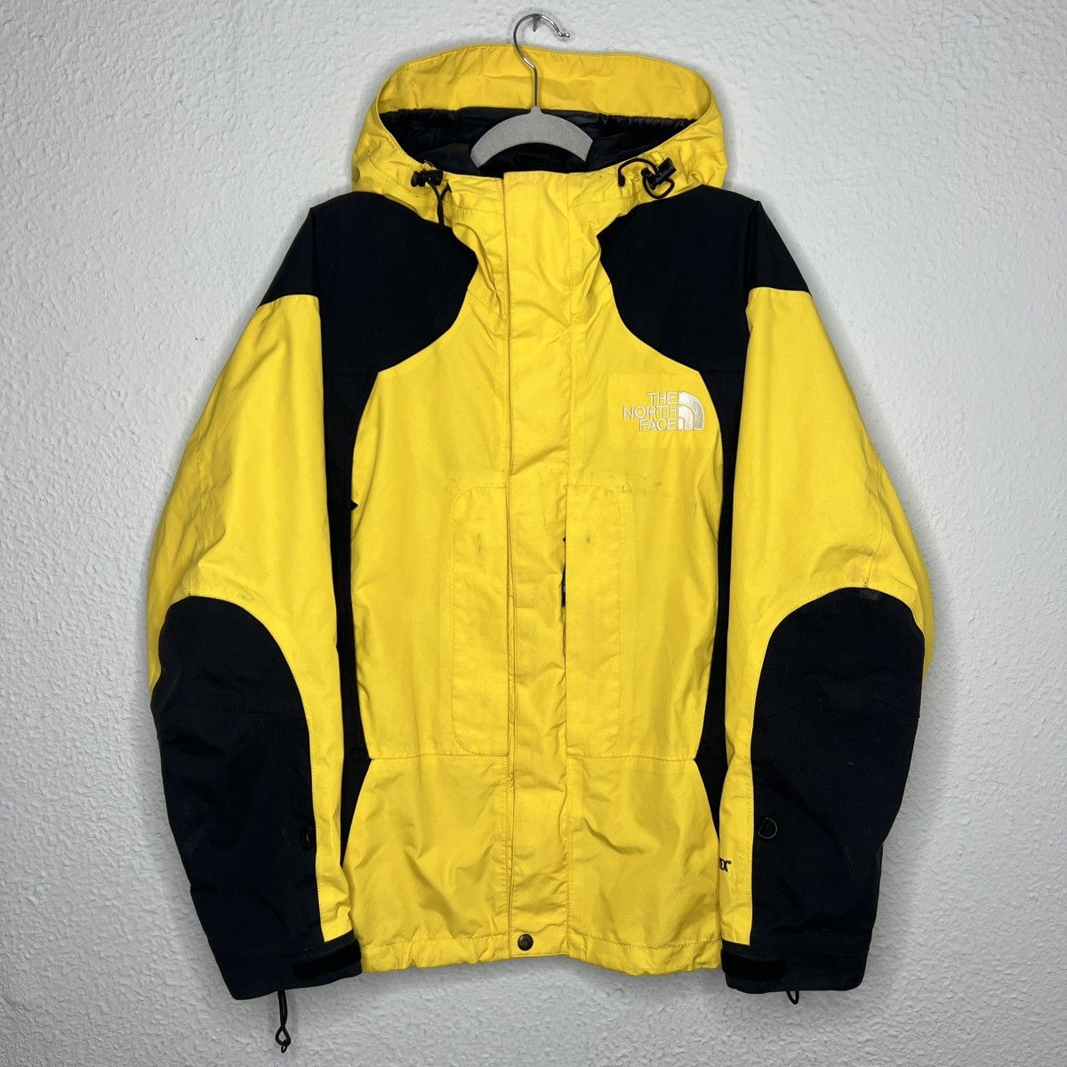 The North Face The North Face Vintage Mountain Jacket Goretex Yellow Black Size US M / EU 48-50 / 2 - 1 Thumbnail