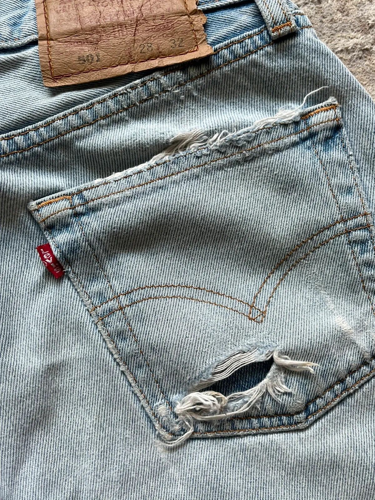 Levi's Levi’s Women Shorts Sz W 28 Made in USA Denim Distressed Size 28" / US 6 / IT 42 - 14 Thumbnail