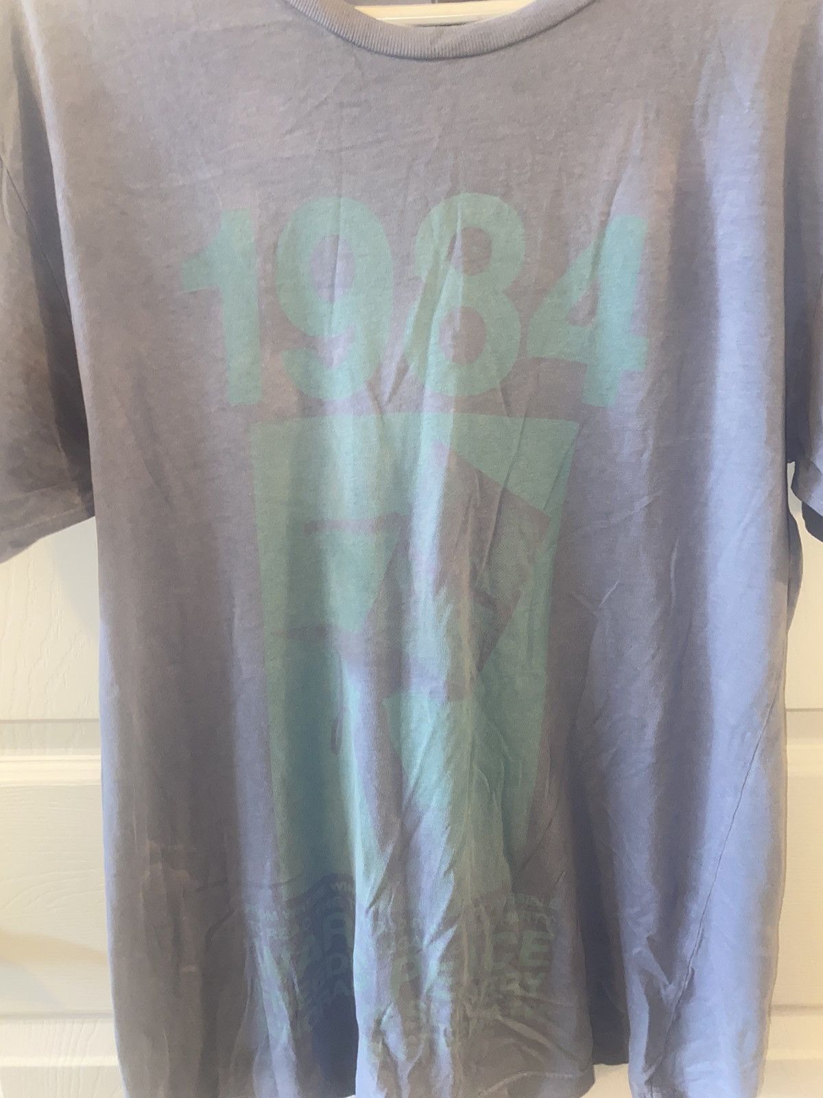 Freshjive Freshjive vintage 1984 Orwell t-shirt Size US L / EU 52-54 / 3 - 1 Thumbnail
