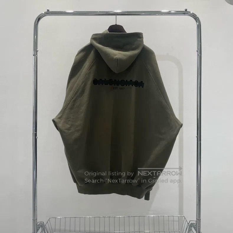 Balenciaga Balenciaga Olive green blocking line front and back logo h Size US M / EU 48-50 / 2 - 2 Thumbnail