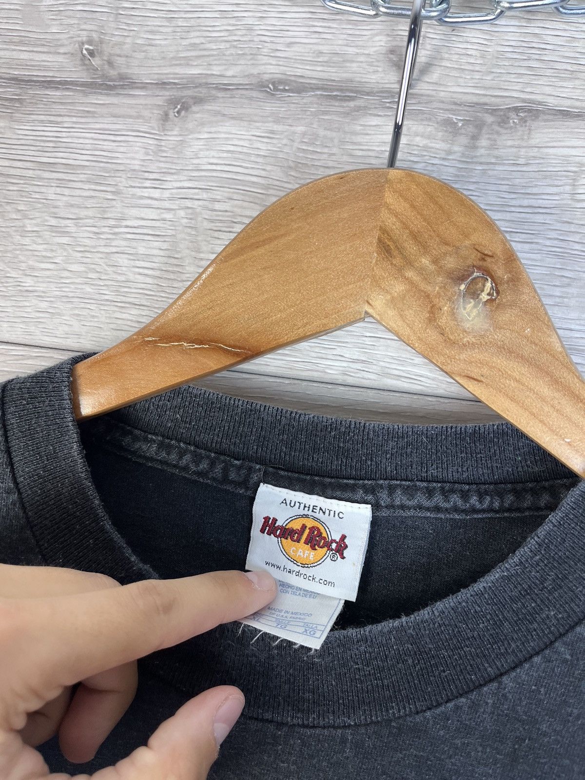 Hard Rock Cafe Vintage mens t-shirt Hard Rock Cafe Orlando size Xl Size US XL / EU 56 / 4 - 6 Thumbnail