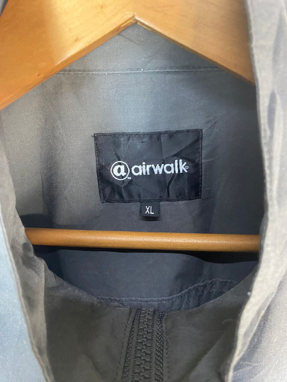 Airwalk Airwalk small spellout zipper shirt Size US XL / EU 56 / 4 - 6 Thumbnail