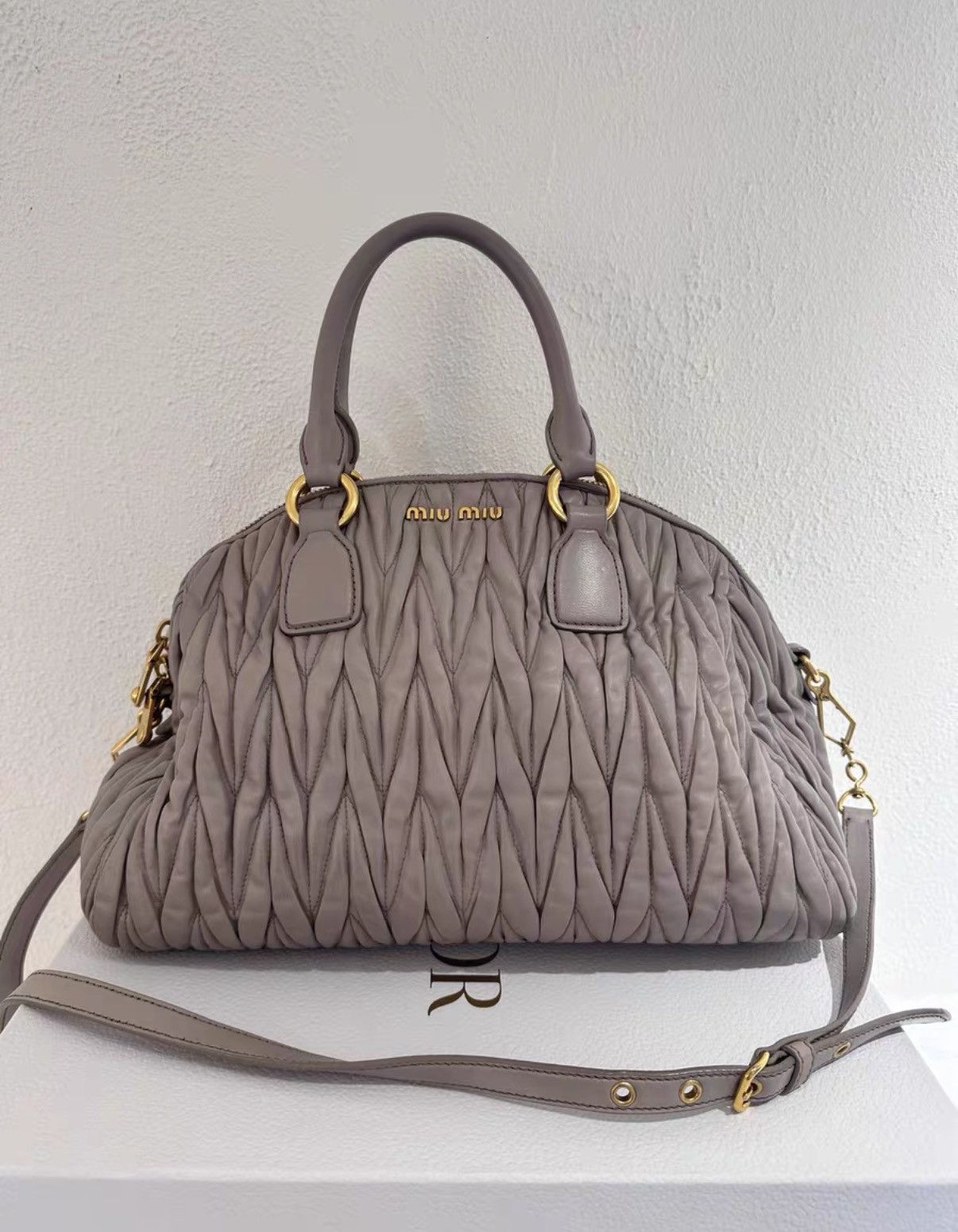 Miu Miu Miu Miu milk tea-colored lambskin ruched shell bag J38 Size ONE SIZE - 1 Thumbnail
