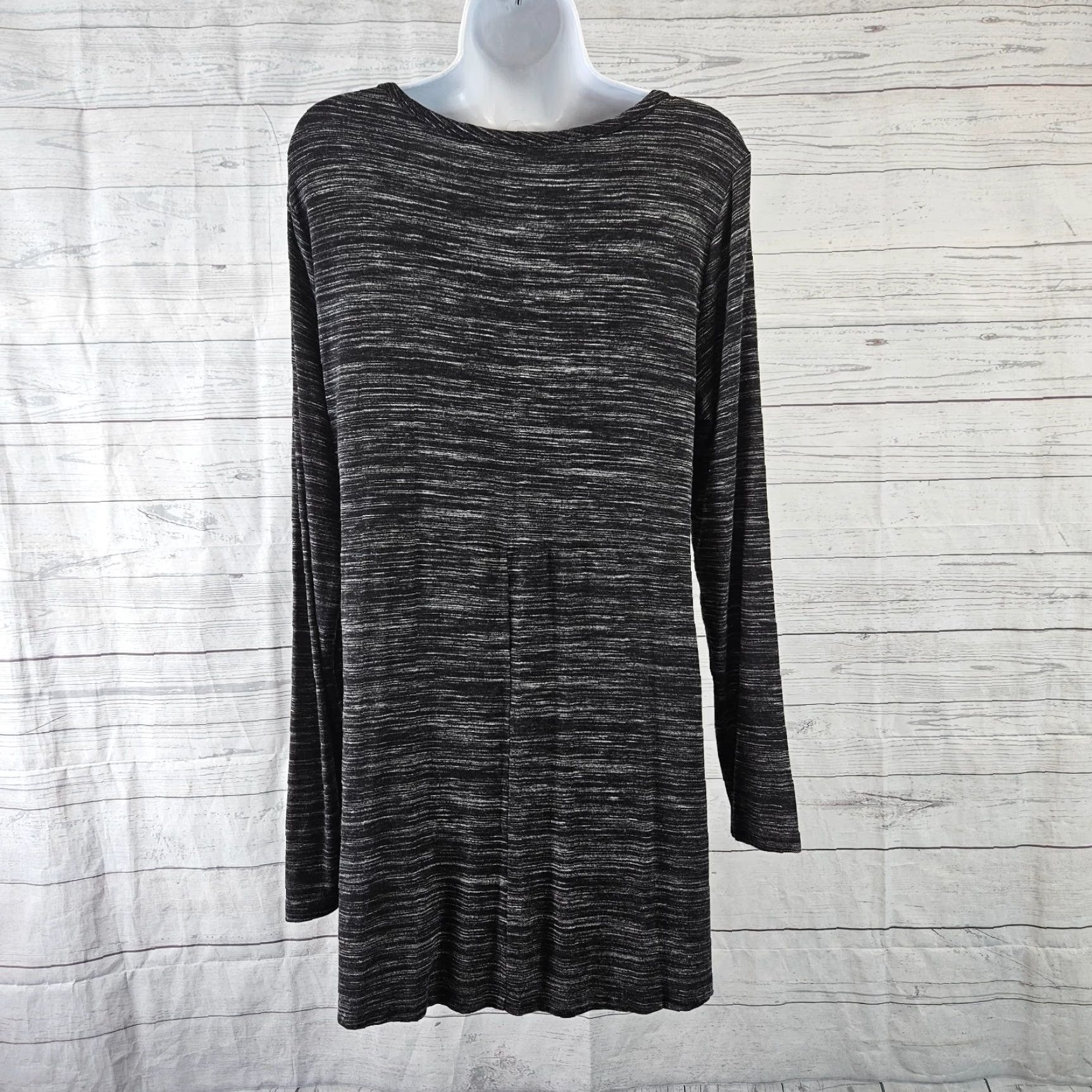 Soft Surroundings Soft Surroundings Kate knotted tunic Blouse Womens M Black Rayon Blend V-Neck Long Sleeve Shirt Men/Women none Size M / US 6-8 / IT 42-44 - 4 Thumbnail