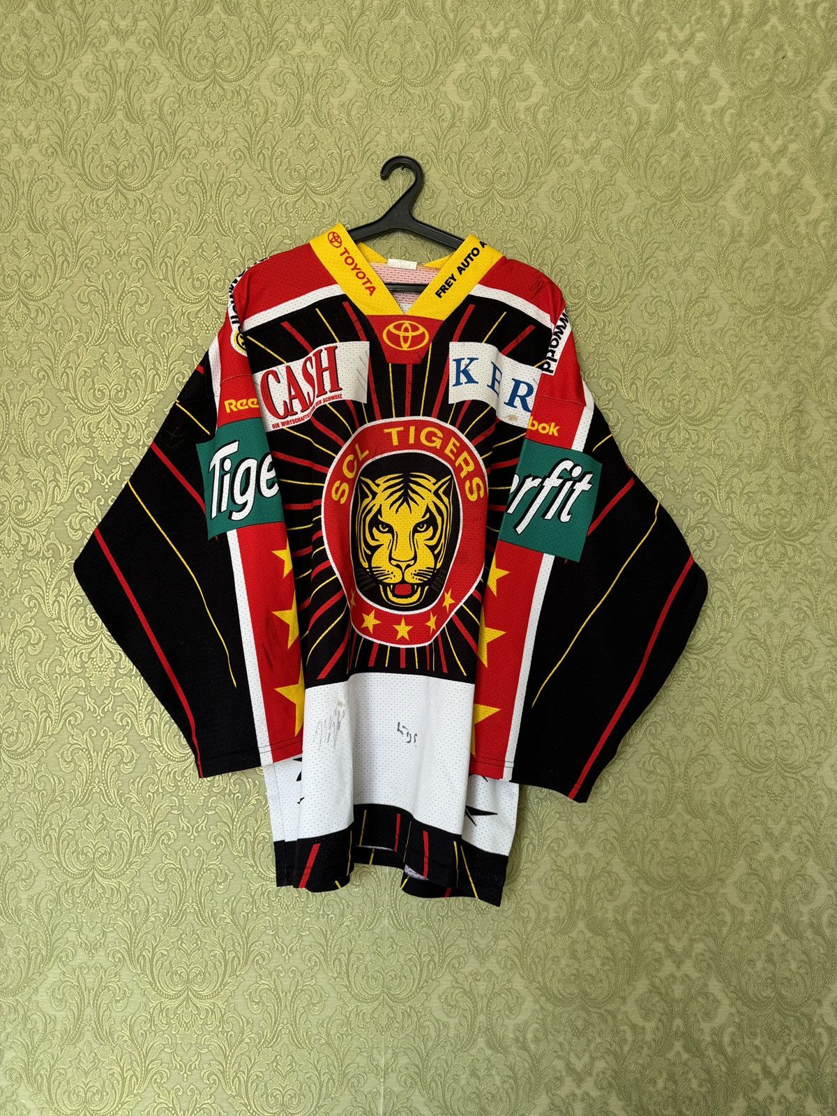Vintage Vintage SCL Tigers retro Ice Hockey Jersey with autographs Size US XL / EU 56 / 4 - 1 Thumbnail