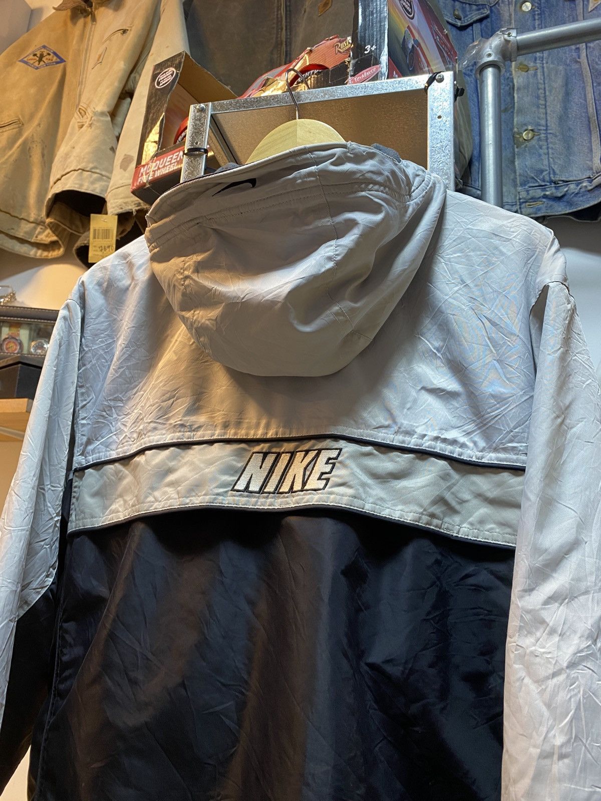 Nike Vintage Nike Spell Out Windbreaker Jacket Size US S / EU 44-46 / 1 - 5 Thumbnail