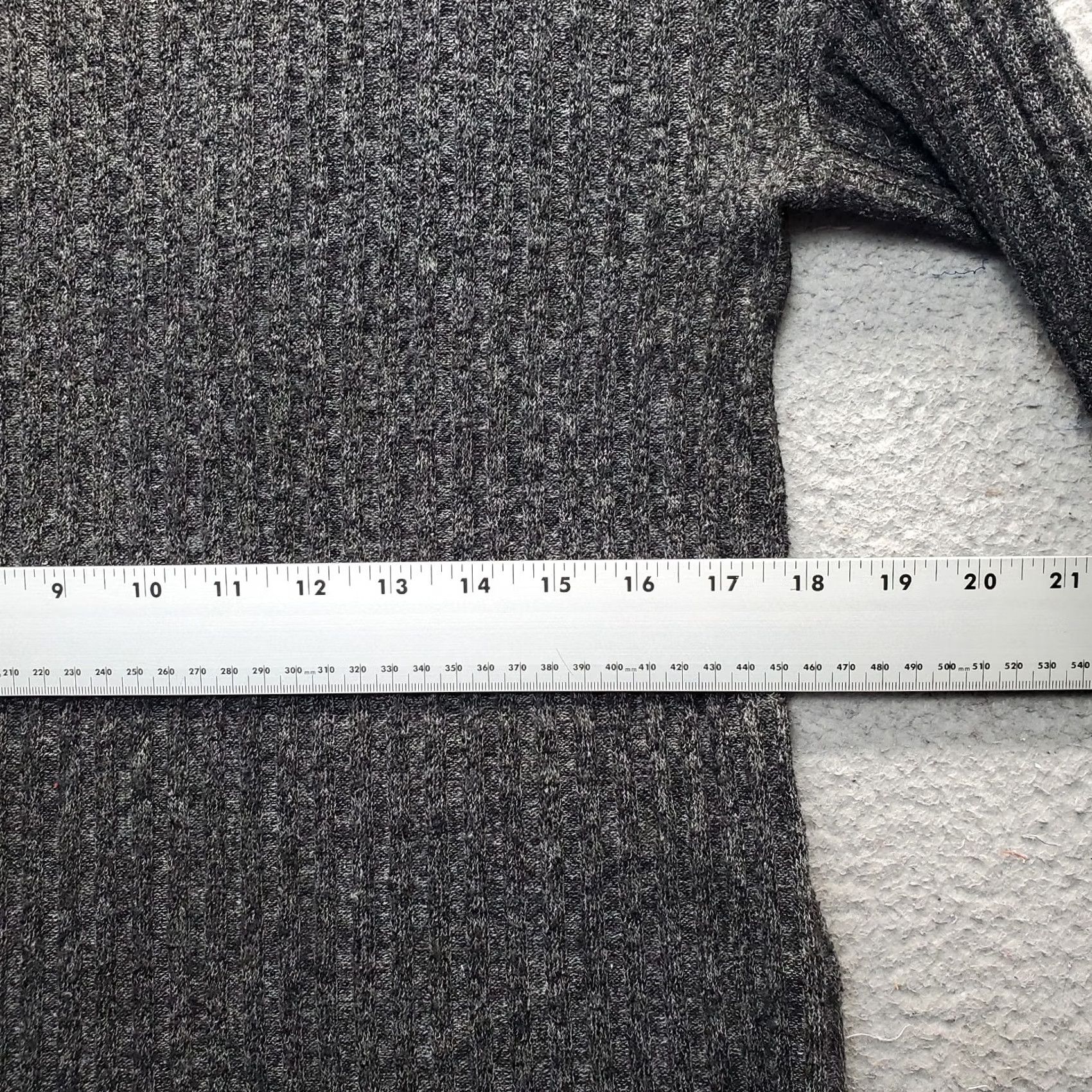 Athleta Athleta Sweater Womens Size S Gray Stretch Long Sleeve Turtleneck High Low Slit Size S / US 4 / IT 40 - 4 Thumbnail