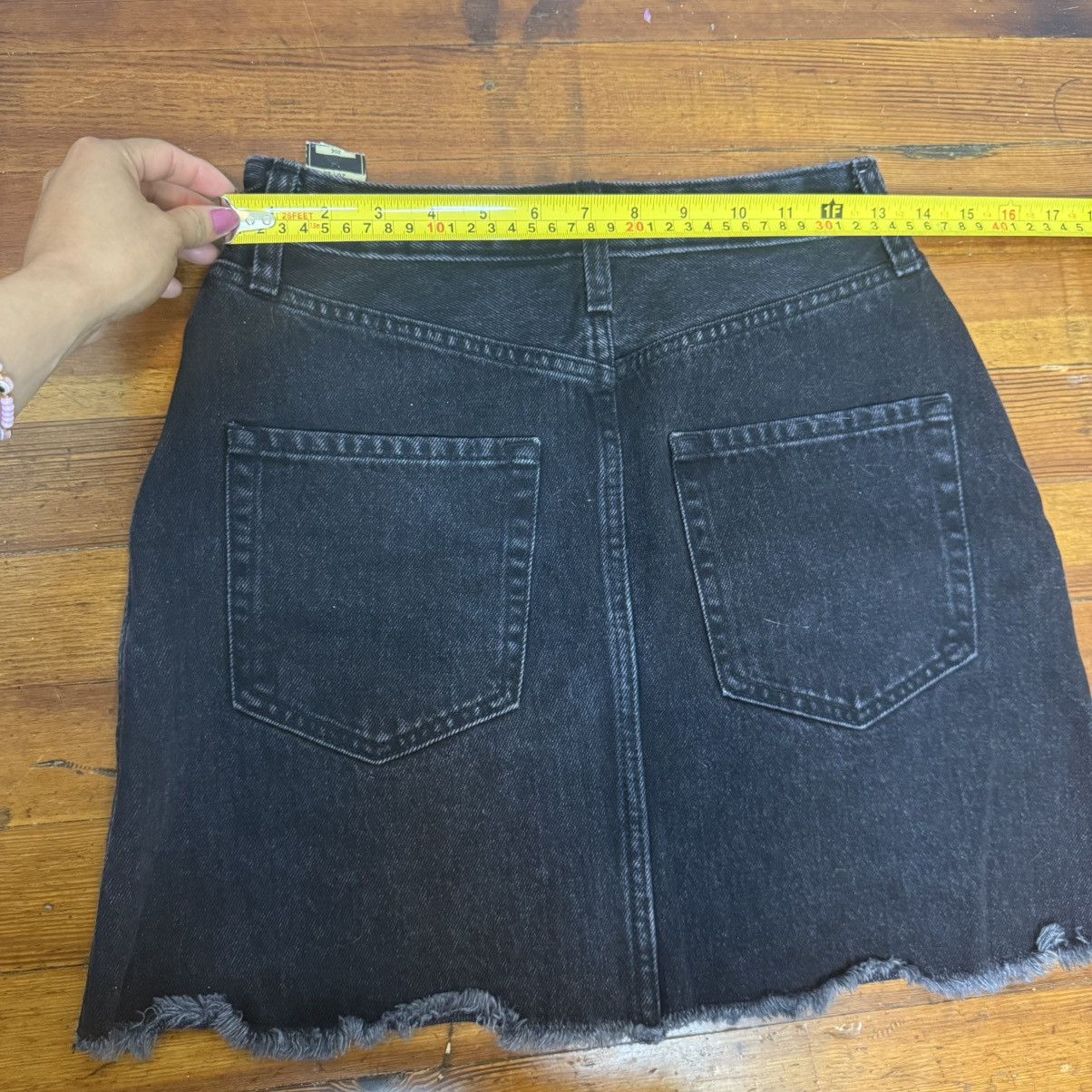 Abercrombie & Fitch Women’s ABERCROMBIE & FITCH Black Denim FrayedA-line, Size 2 Size 26" / US 2 / IT 38 - 3 Thumbnail