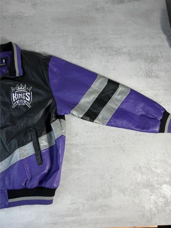 NBA Sacramento Leather Jacket Size US XL / EU 56 / 4 - 9 Thumbnail