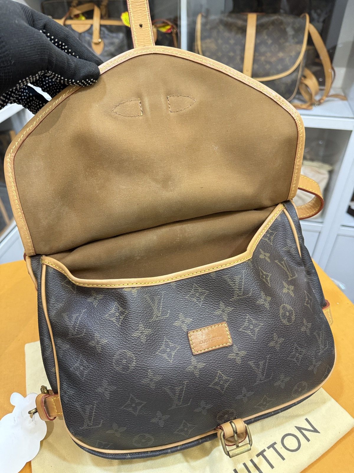 Louis Vuitton LOUIS VUITTON MONOGRAM SAUMUR 30 - 2070 Size ONE SIZE - 14 Thumbnail