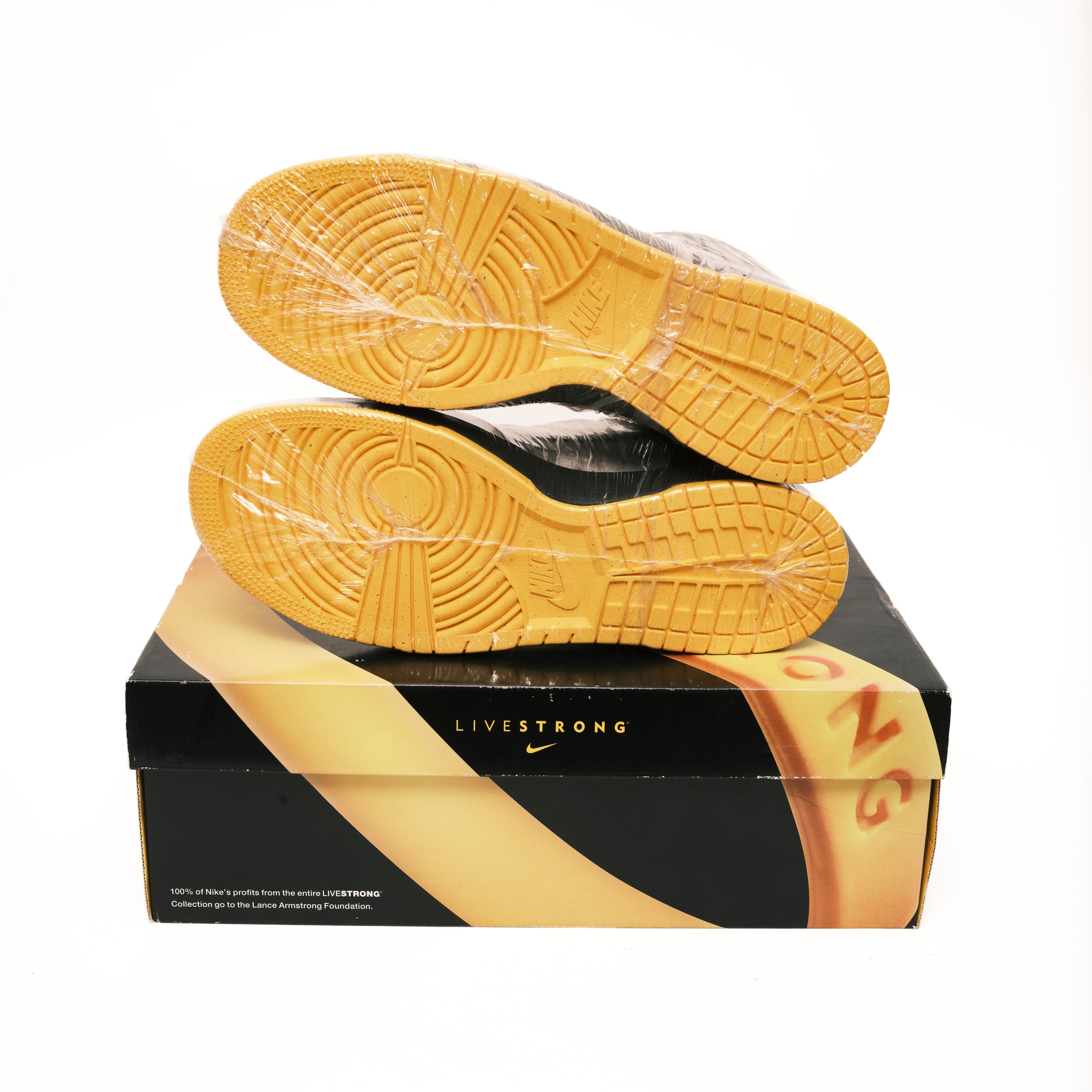 Futura × Nike Livestrong Futura FLOM Nike Dunk High Size 10.5 Deadstock Size US 10.5 / EU 43-44 - 7 Thumbnail
