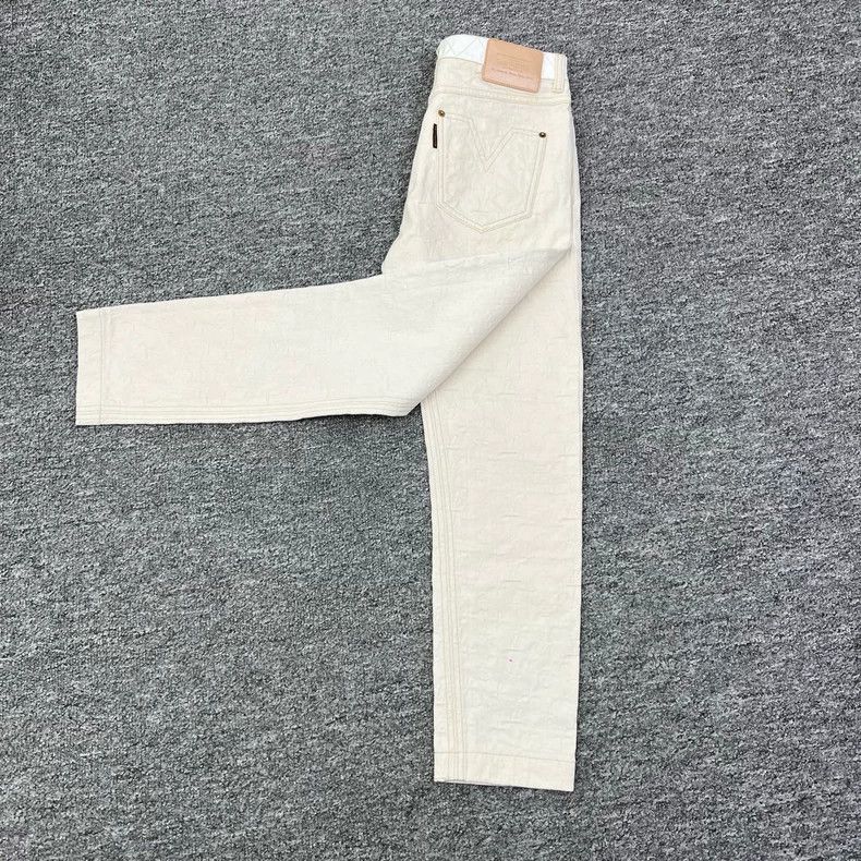 Louis Vuitton Louis Vuitton Beige dark embossed jeans 2502-Nextarrow Size 37" - 3 Thumbnail
