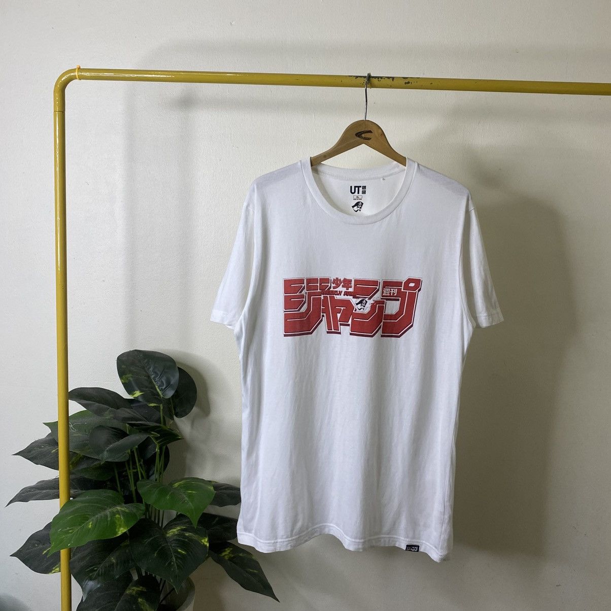 Uniqlo Uniqlo UT Weekly Shonen Jump 50th Anniversary T Shirt Size US L / EU 52-54 / 3 - 1 Thumbnail